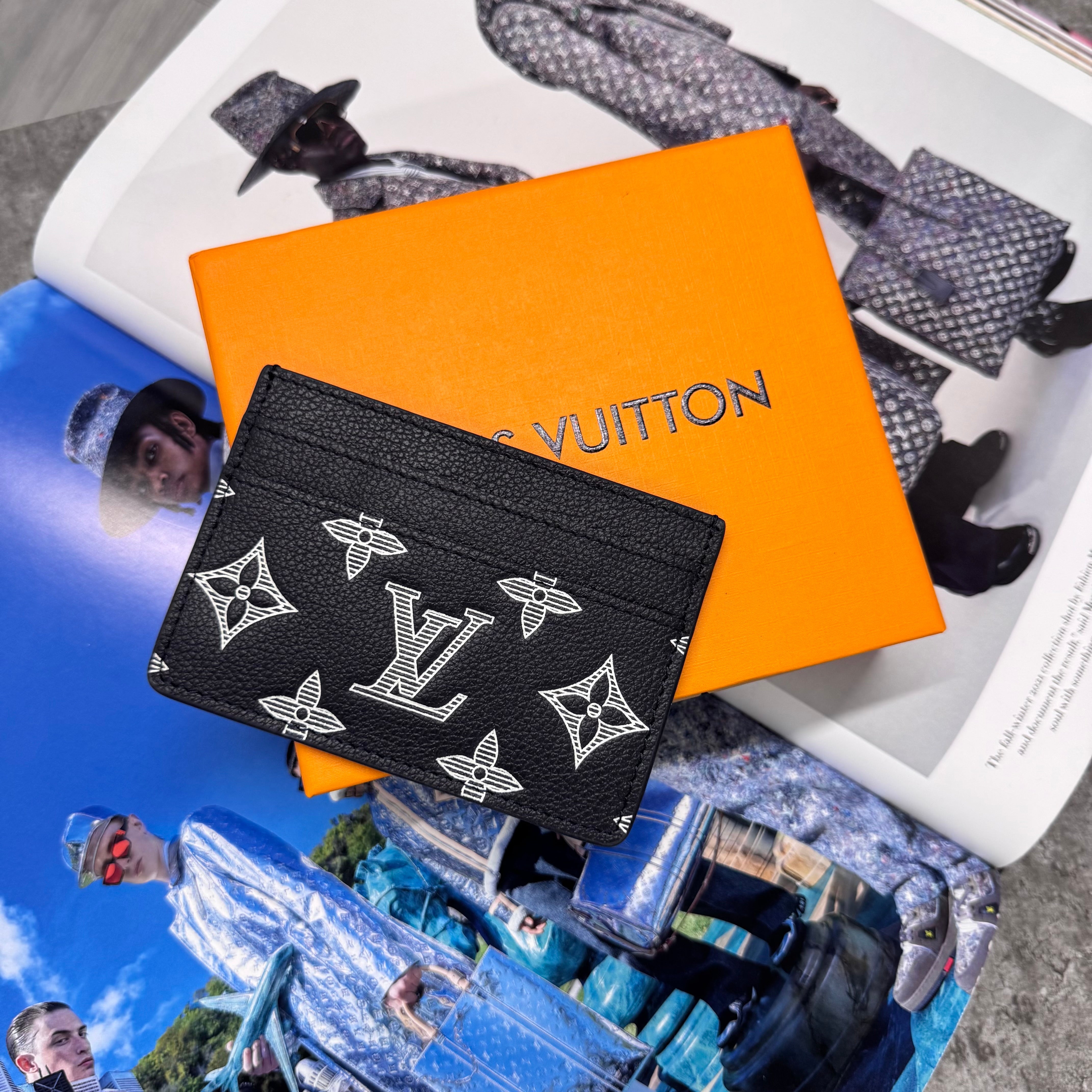 LVE MONOGRAM CARDHOLDER - NAVY / WHITE