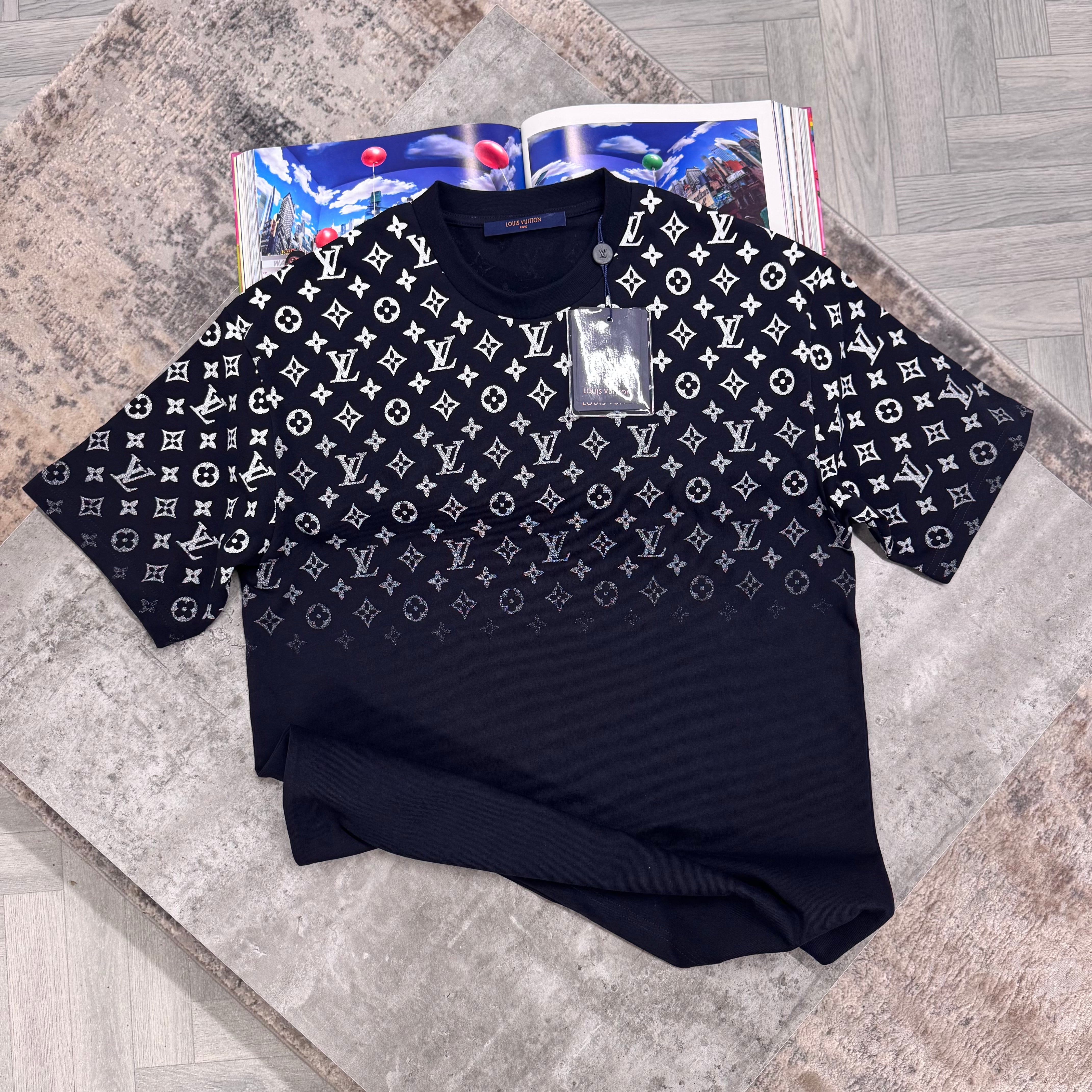LVE MONOGRAM T SHIRT - NAVY ( pre order )
