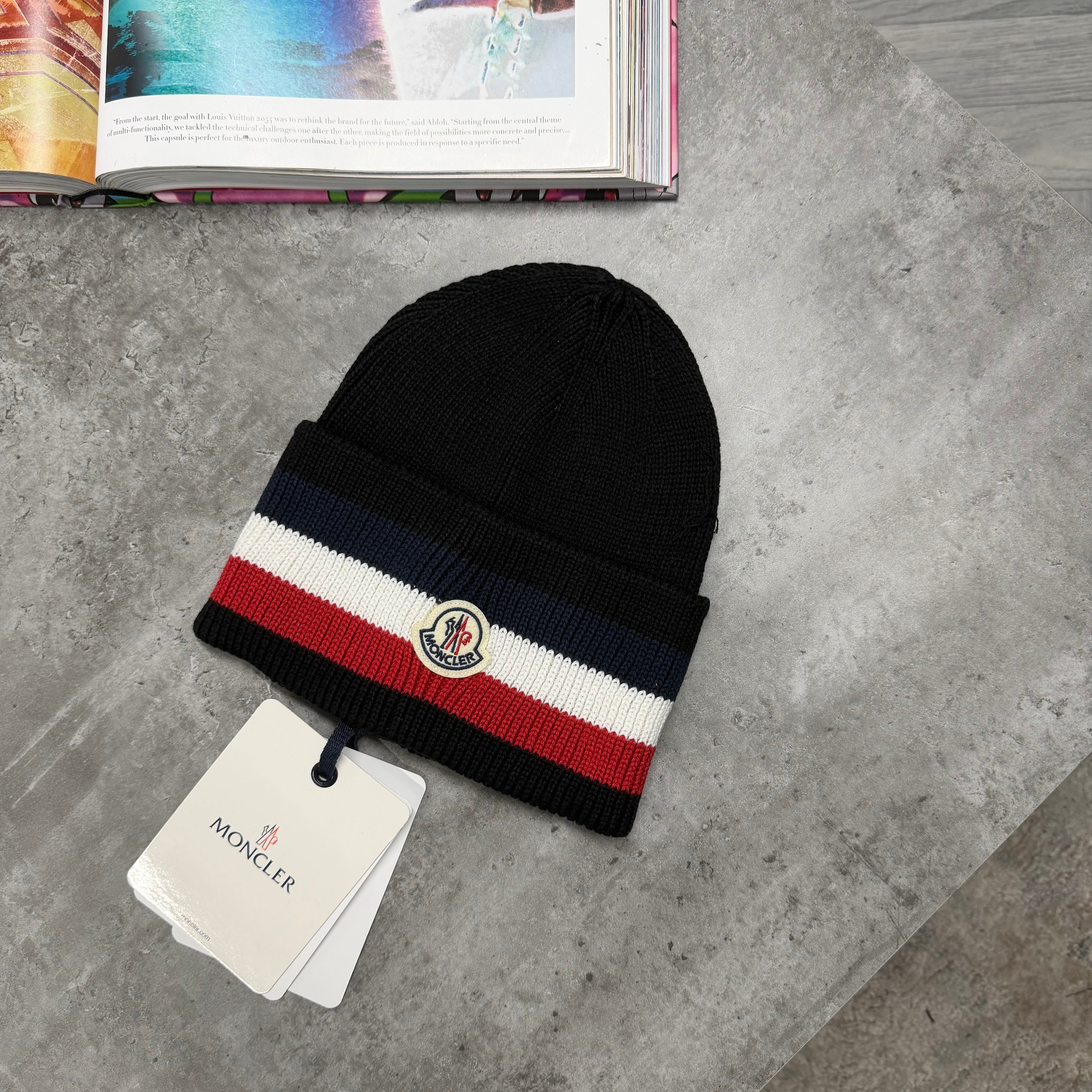 MNCLR BEANIE - BLACK