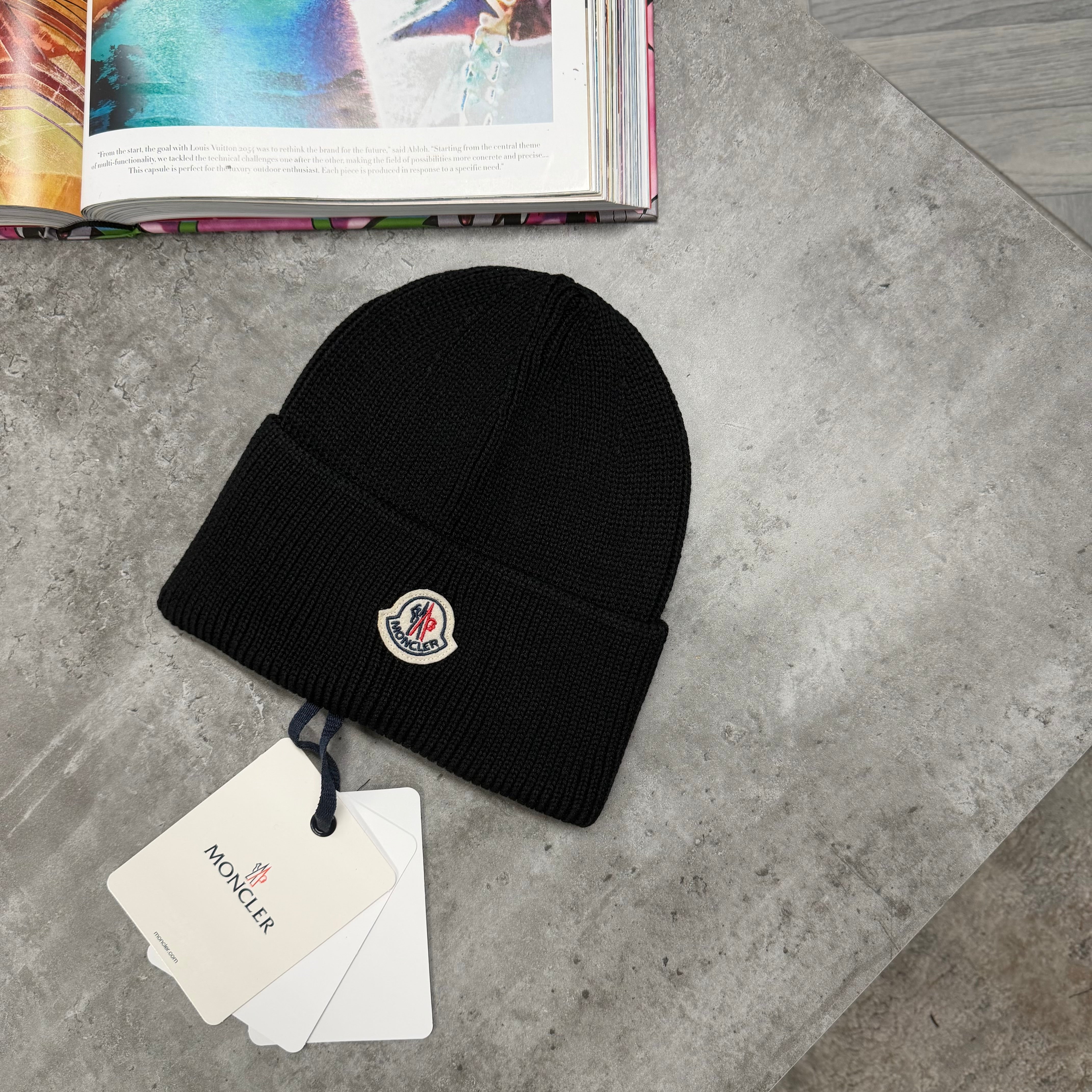 MNCLR BEANIE - BLACK