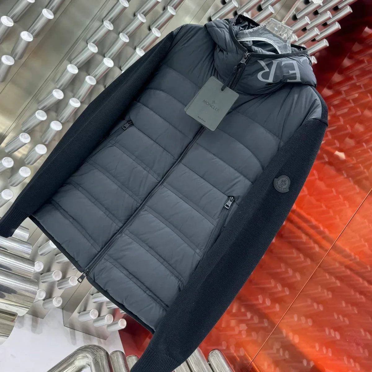 (PRE ORDER) MNCLR BLACK BADGE FLEECED JACKET - BLACK