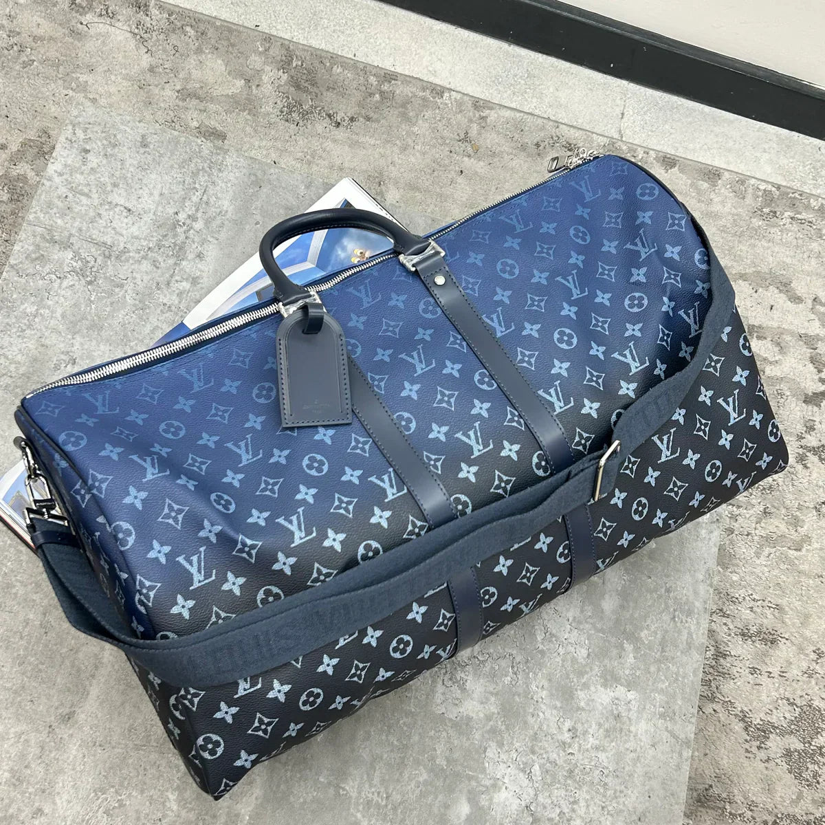 (PRE ORDER) LVE DUFFEL BAG - BLACK / BLUE