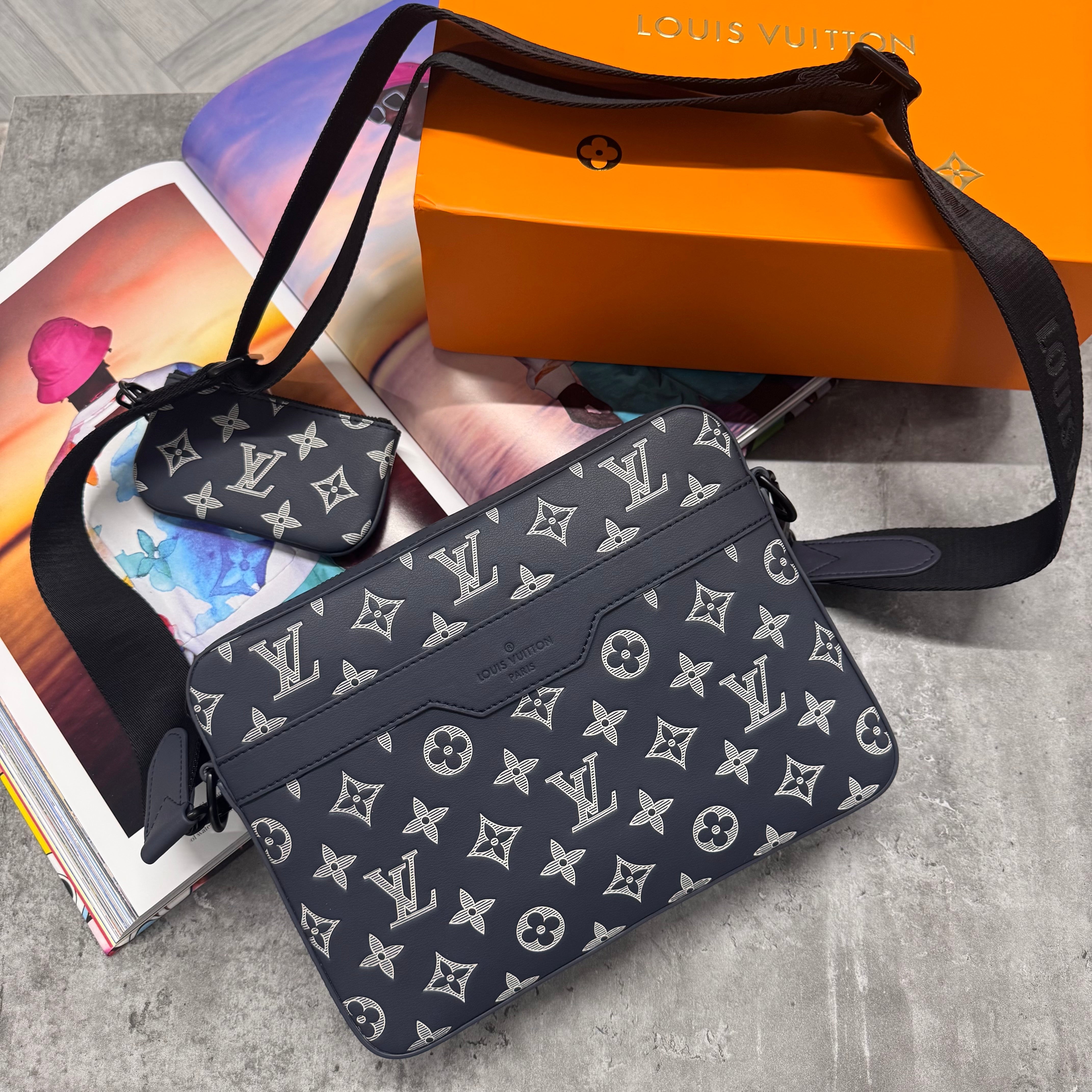 (PRE ORDER) LVE TRIO BAG - NAVY