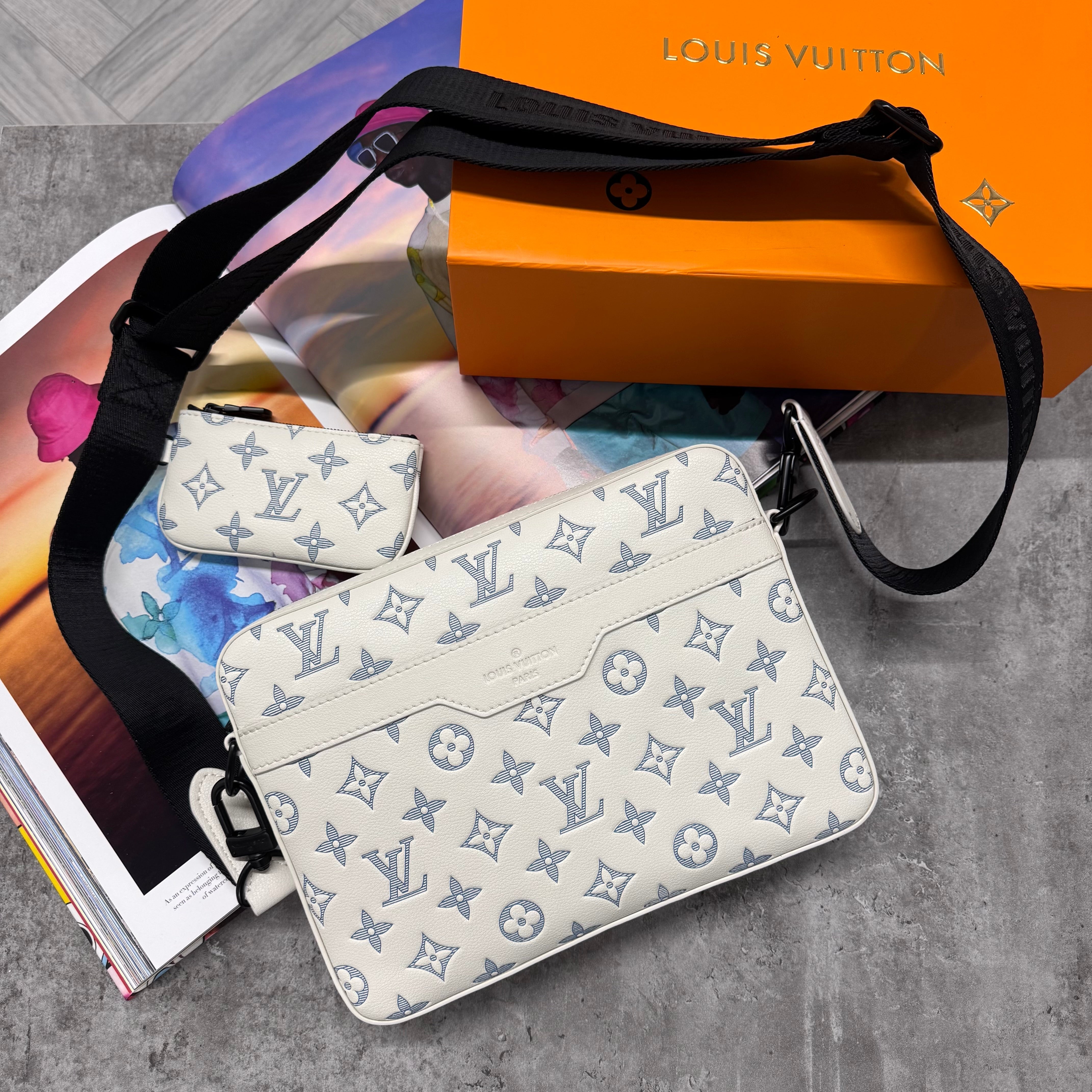 (PRE ORDER) LVE TRIO BAG - WHITE / BLUE