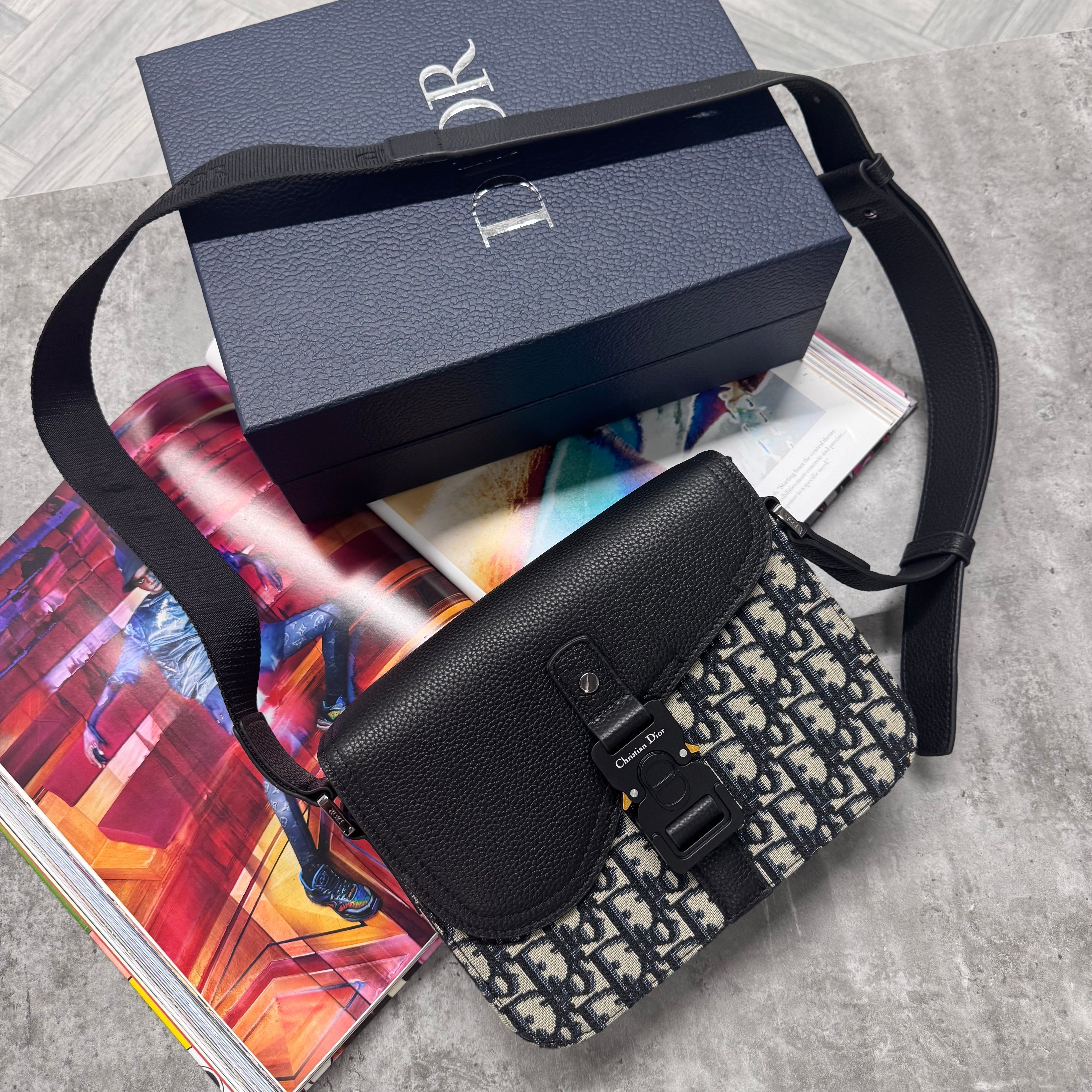 (PRE ORDER) CD SADDLE BAG - CREAM