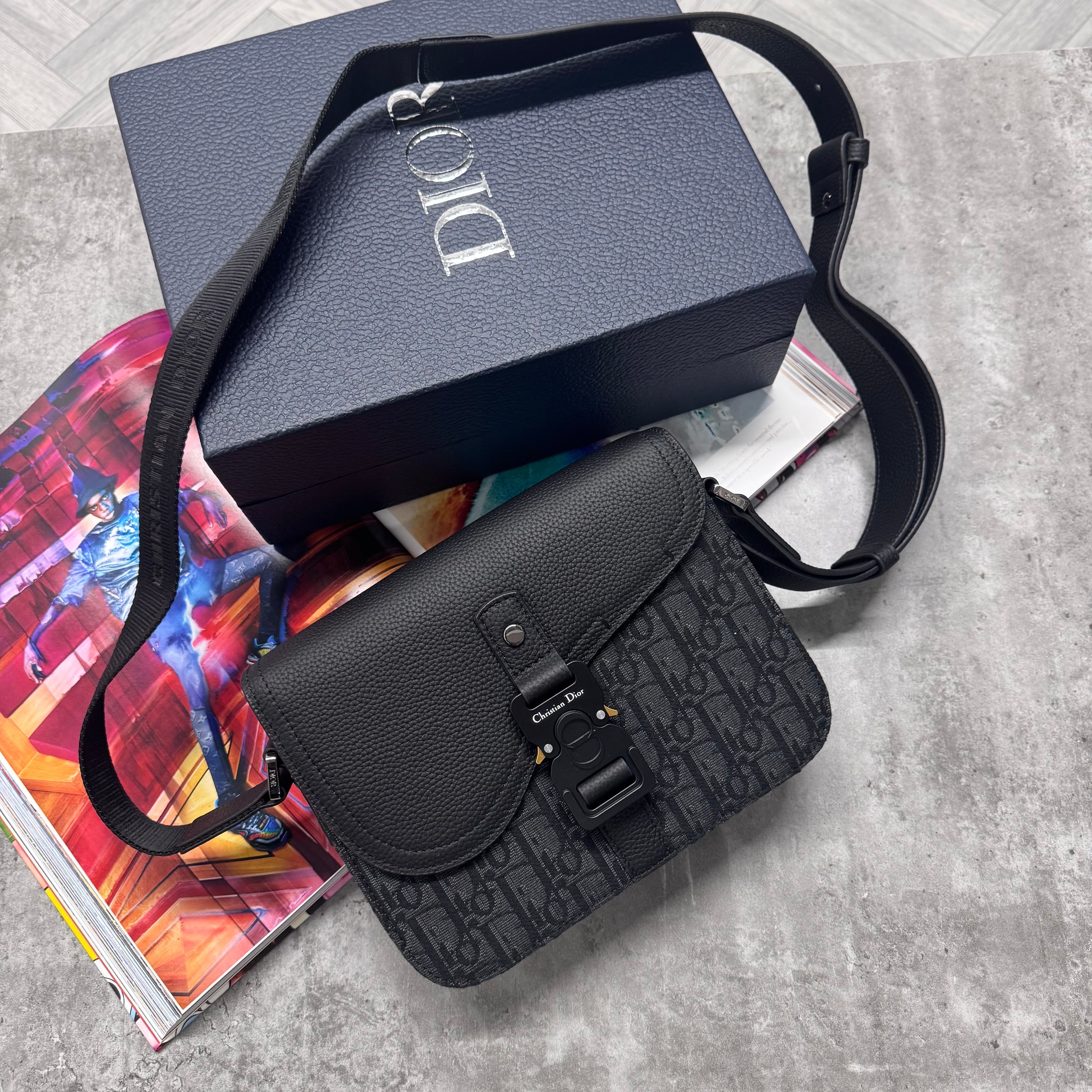 (PRE ORDER) CD SADDLE BAG - BLACK