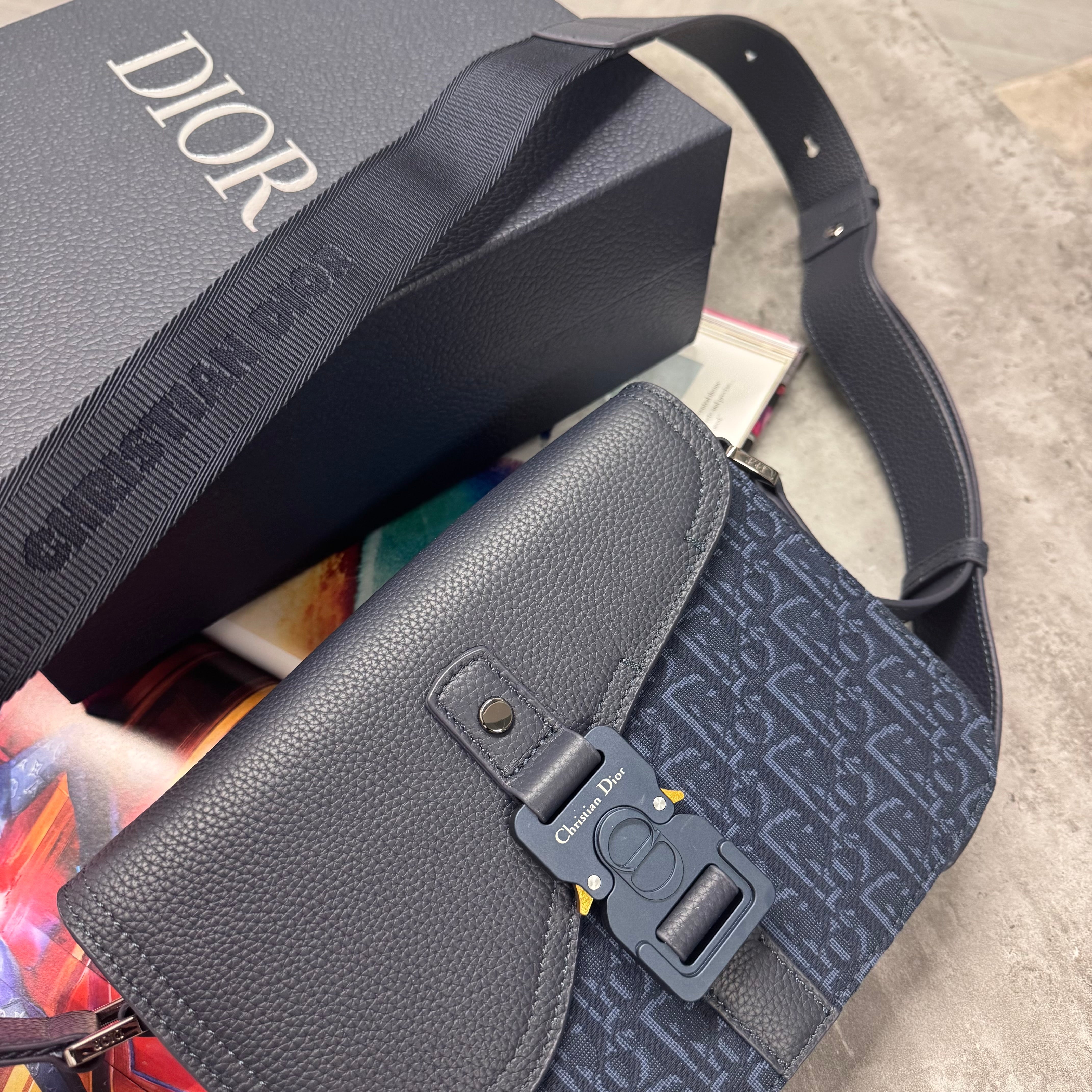 (PRE ORDER) CD SADDLE BAG - NAVY