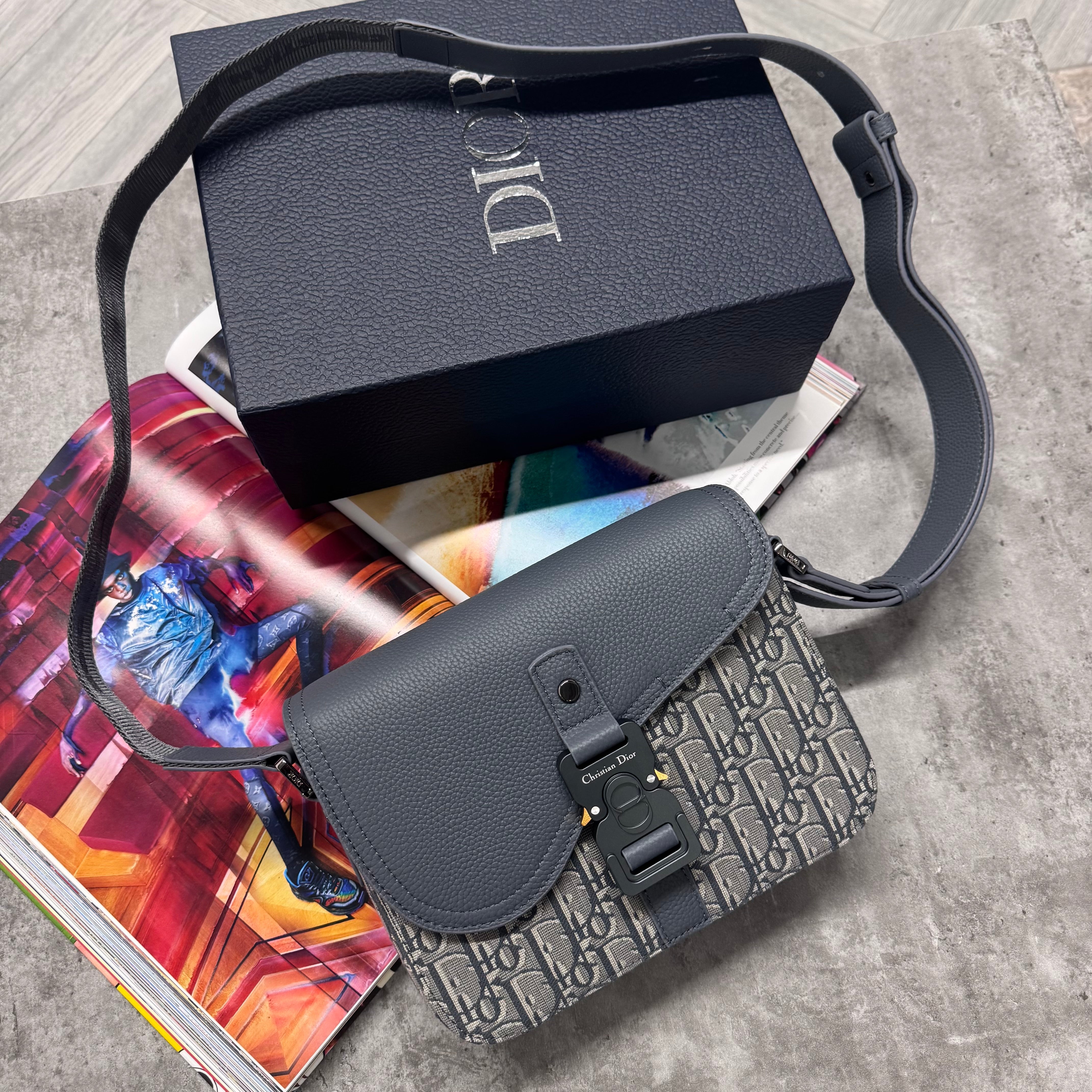 (PRE ORDER) CD SADDLE BAG - GREY