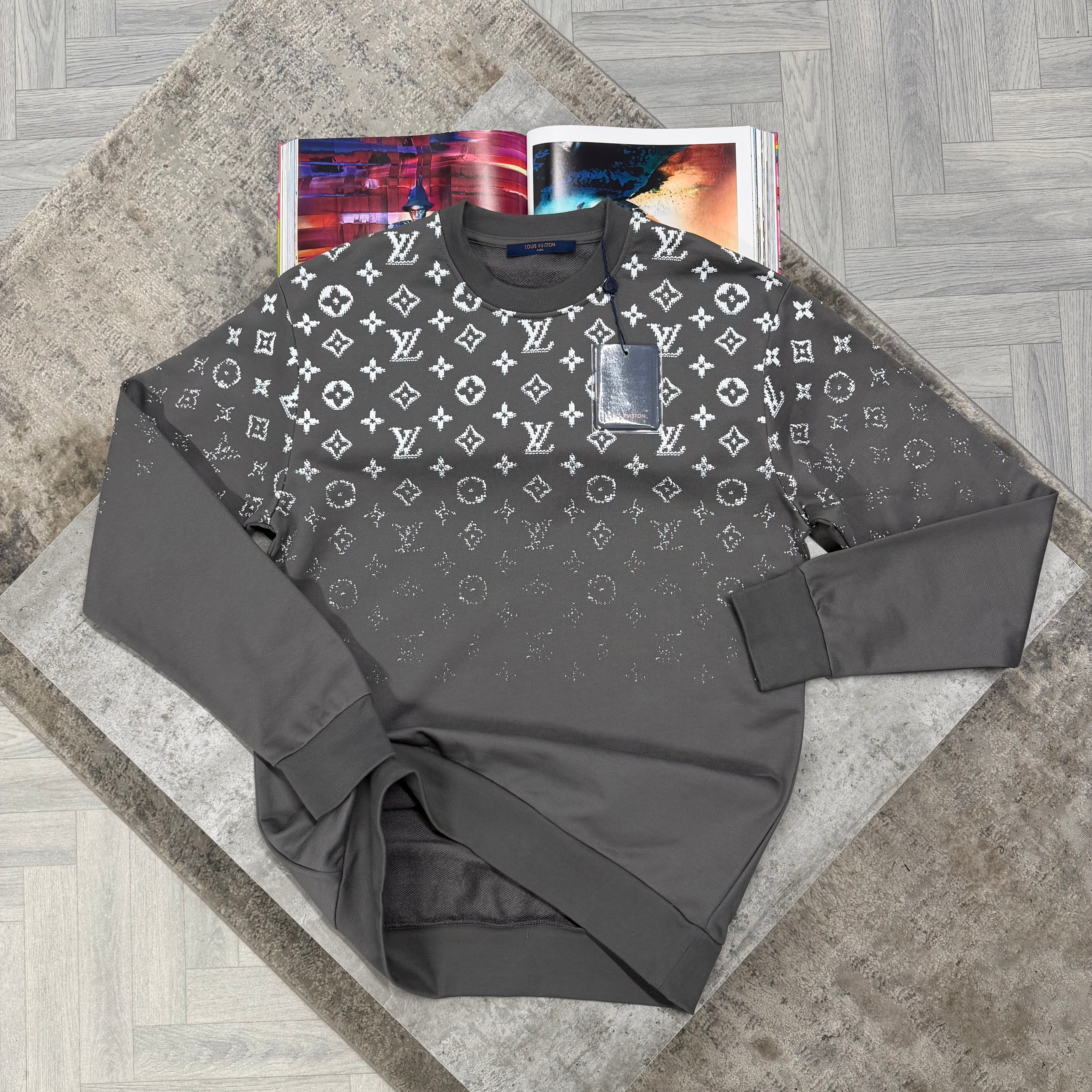 LVE MONOGRAM CREWNECK JUMPER - CHARCOAL