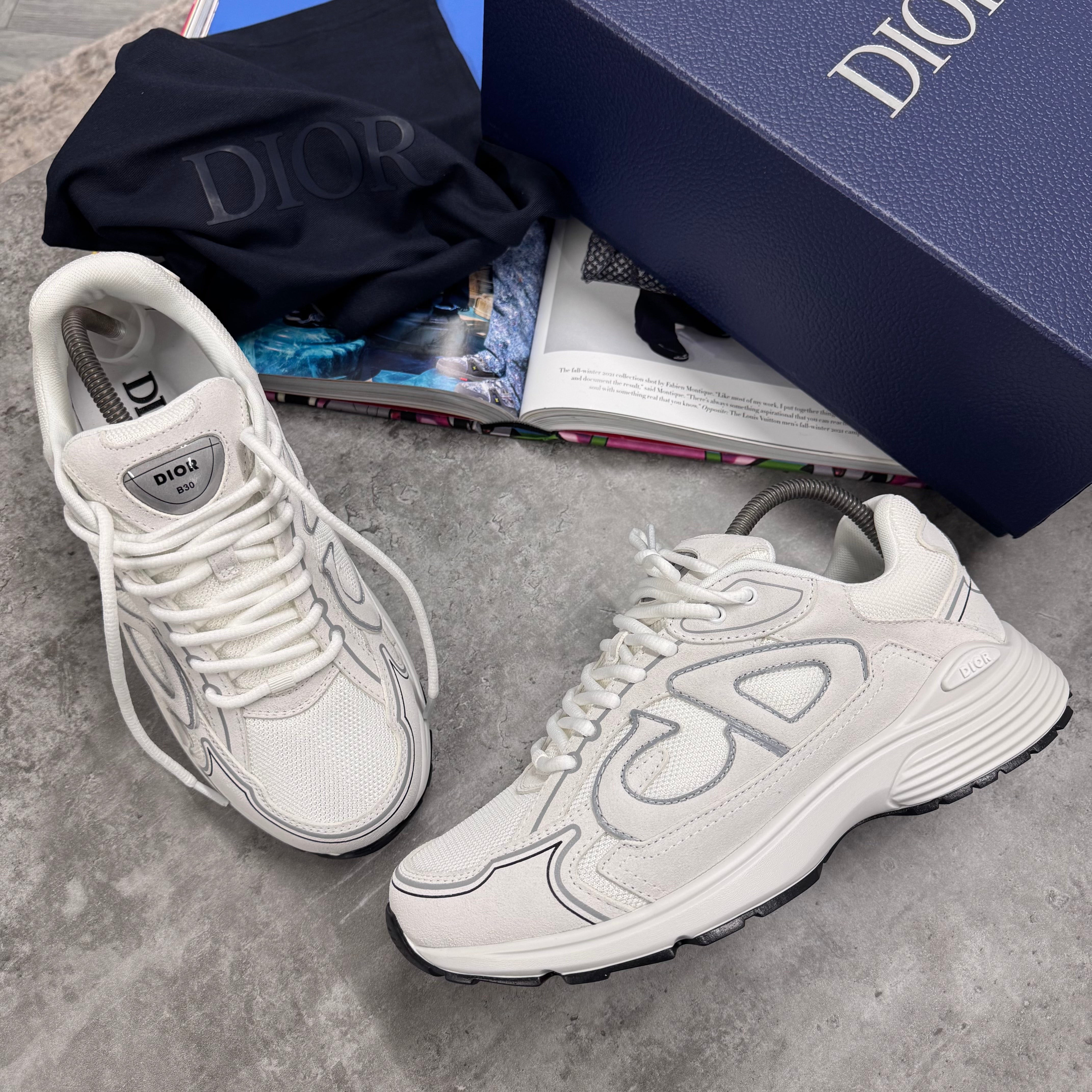 B30 TRAINER - WHITE SUEDE