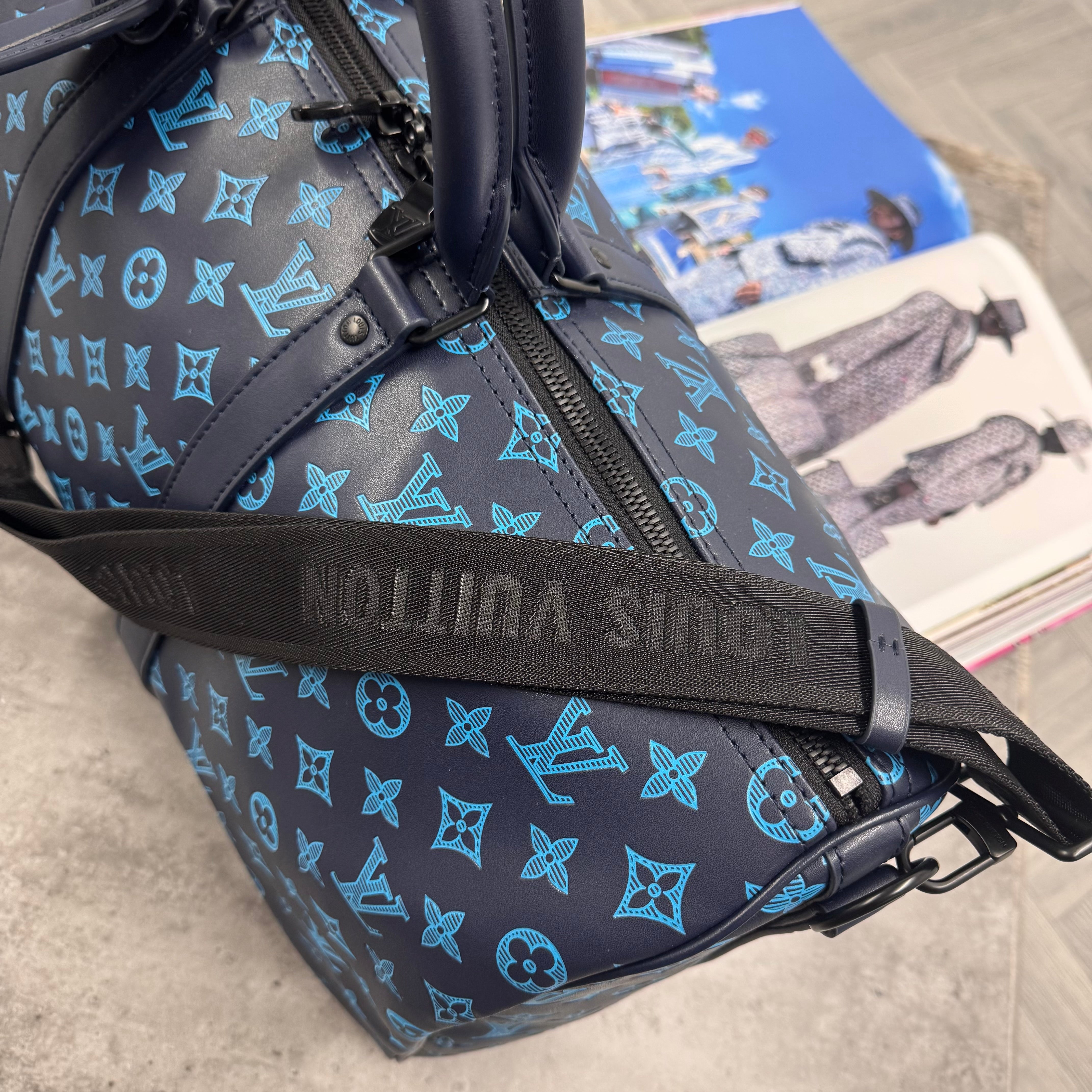 LVE DUFFEL BAG (50) - NAVY / BLUE