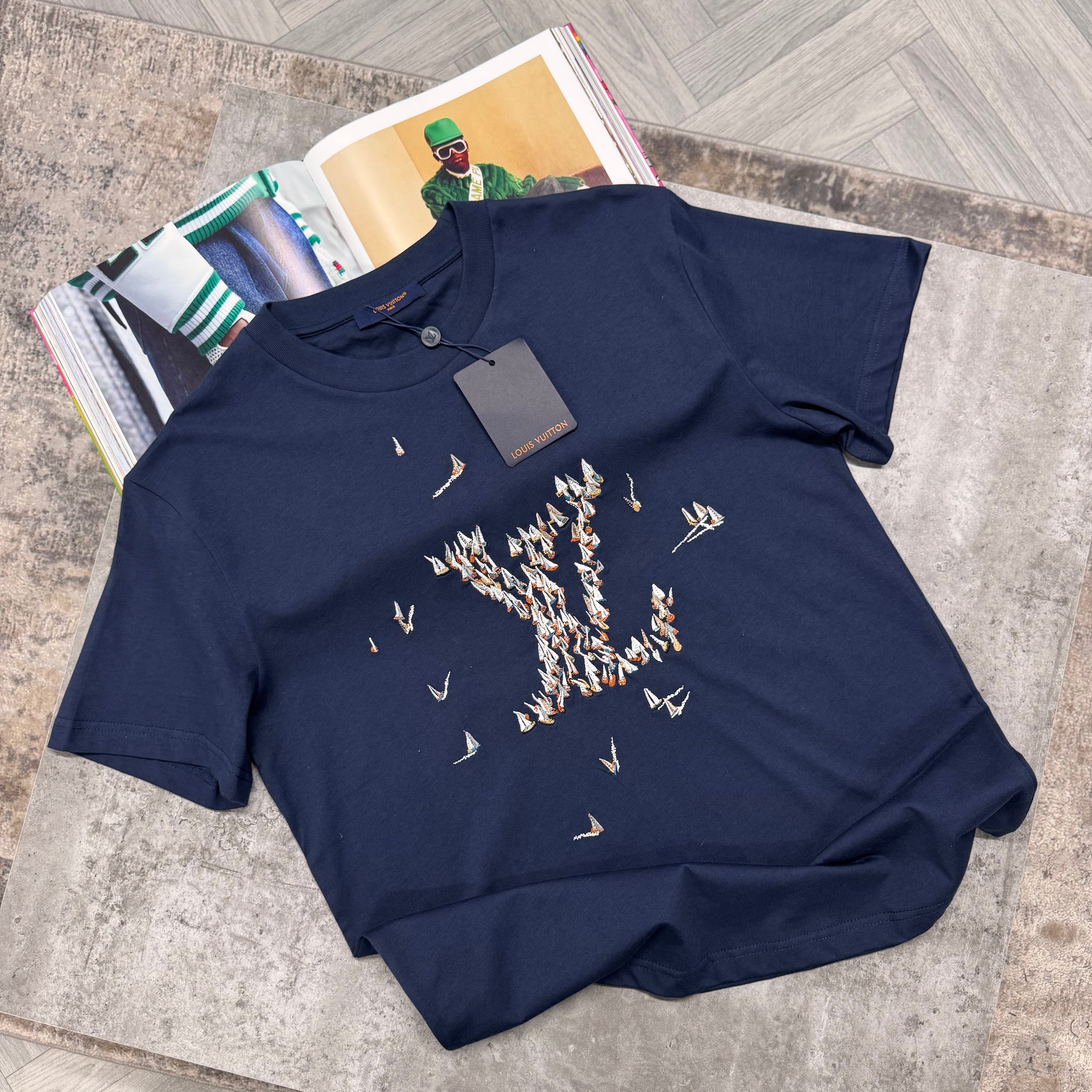 LVE BOAT T SHIRT - NAVY