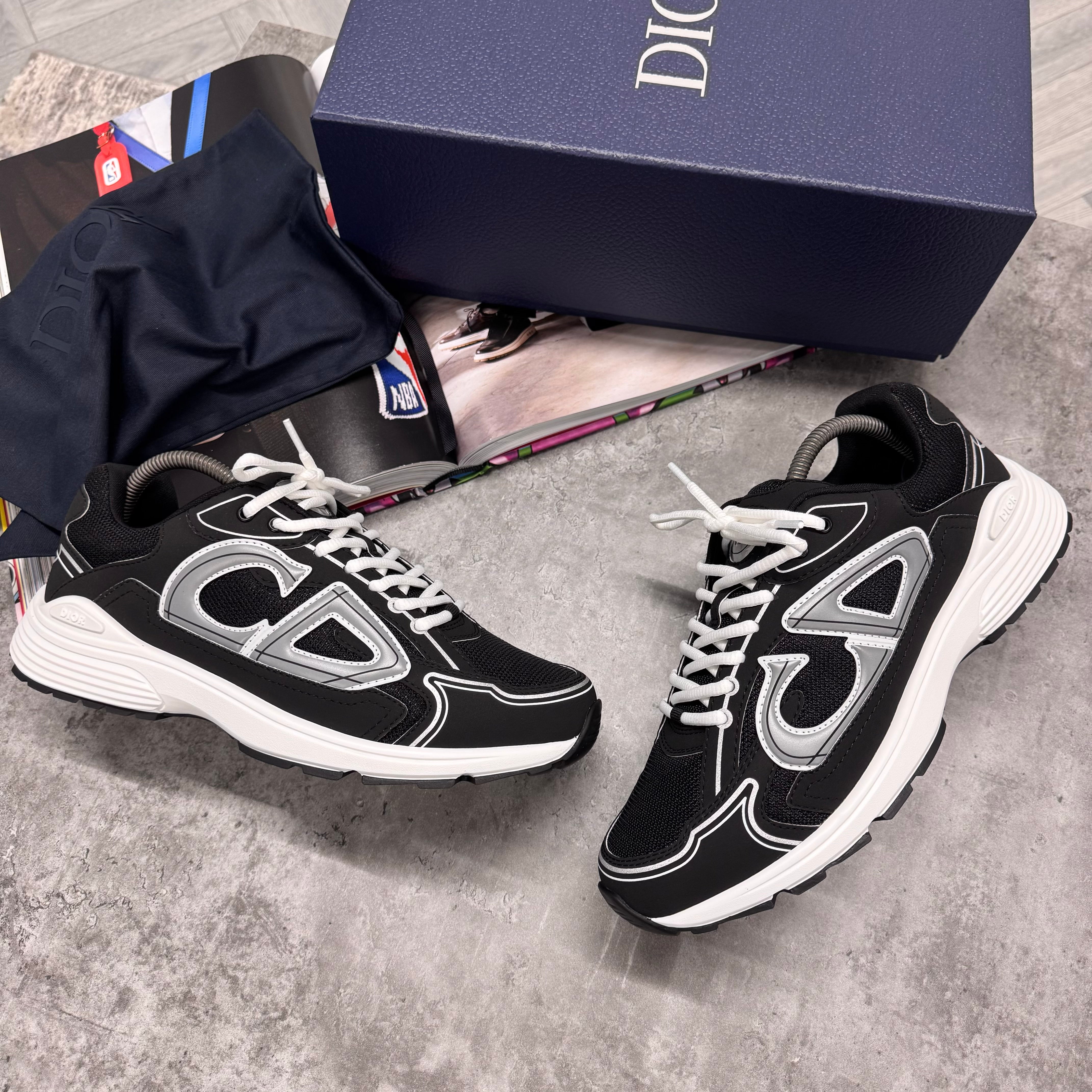 (PRE ORDER) B30 TRAINERS - BLACK / WHITE