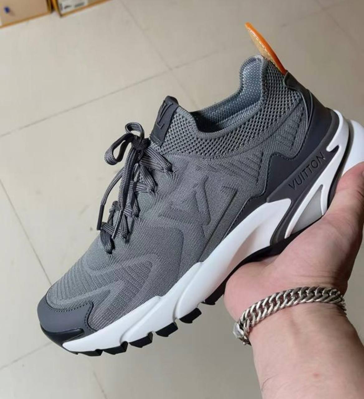 (NEW SEASON) LVE - Tatic Trainers ( Pre Order )