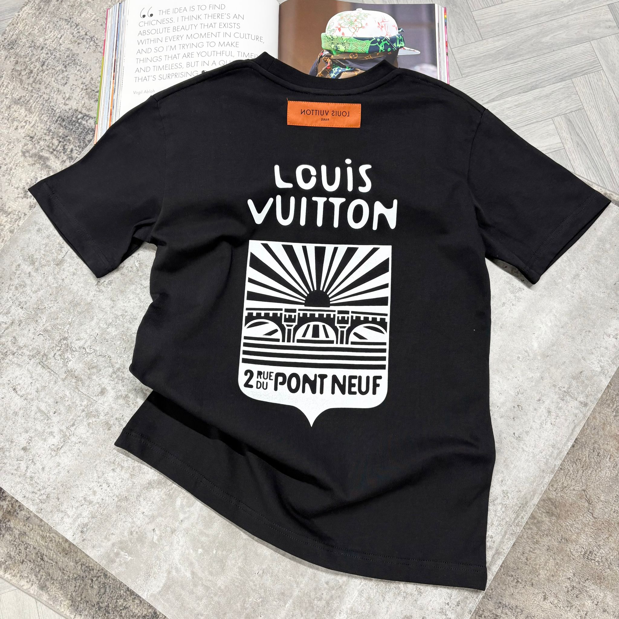 LVE - T-SHIRT - BLACK