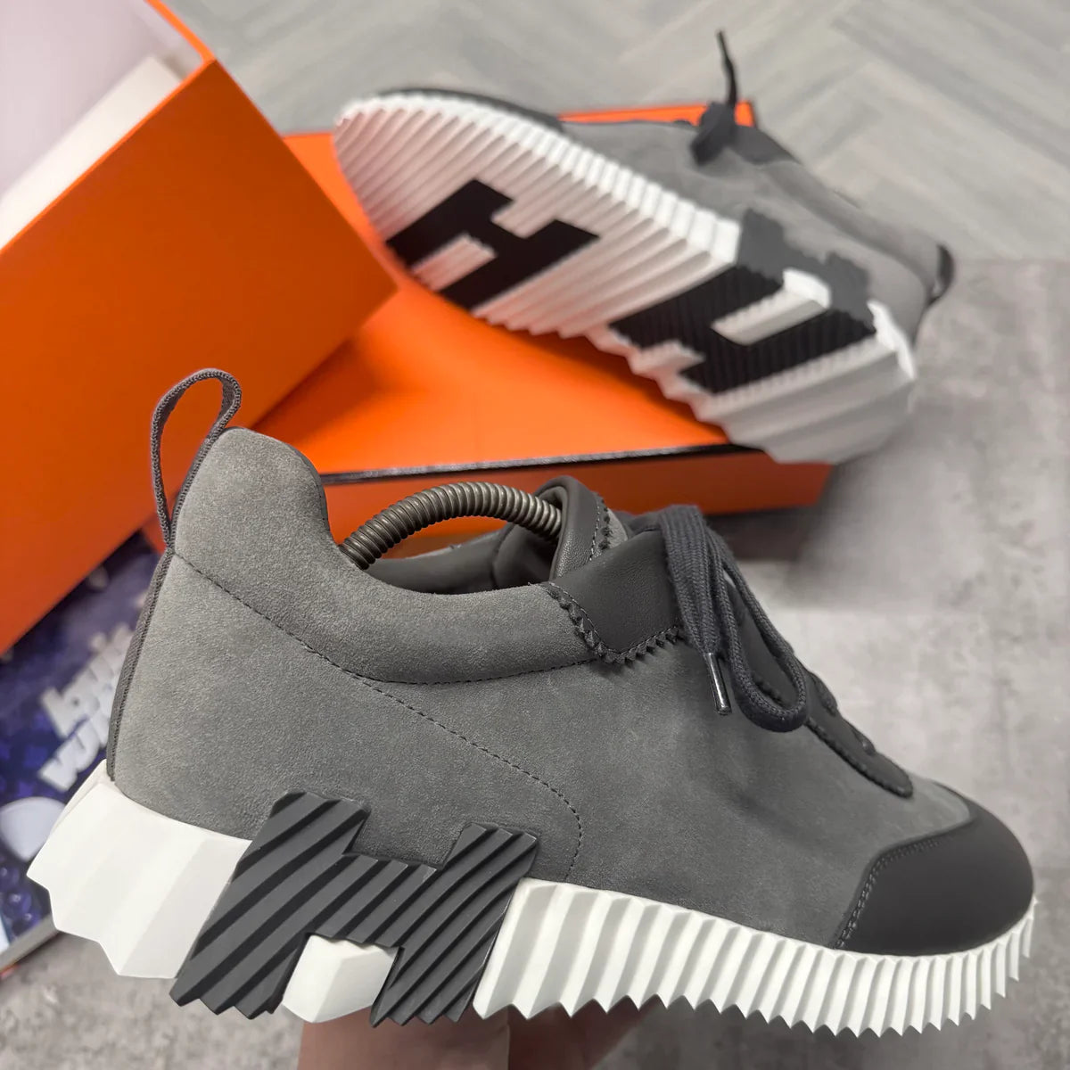 (PRE ORDER) H TRAINER - GREY