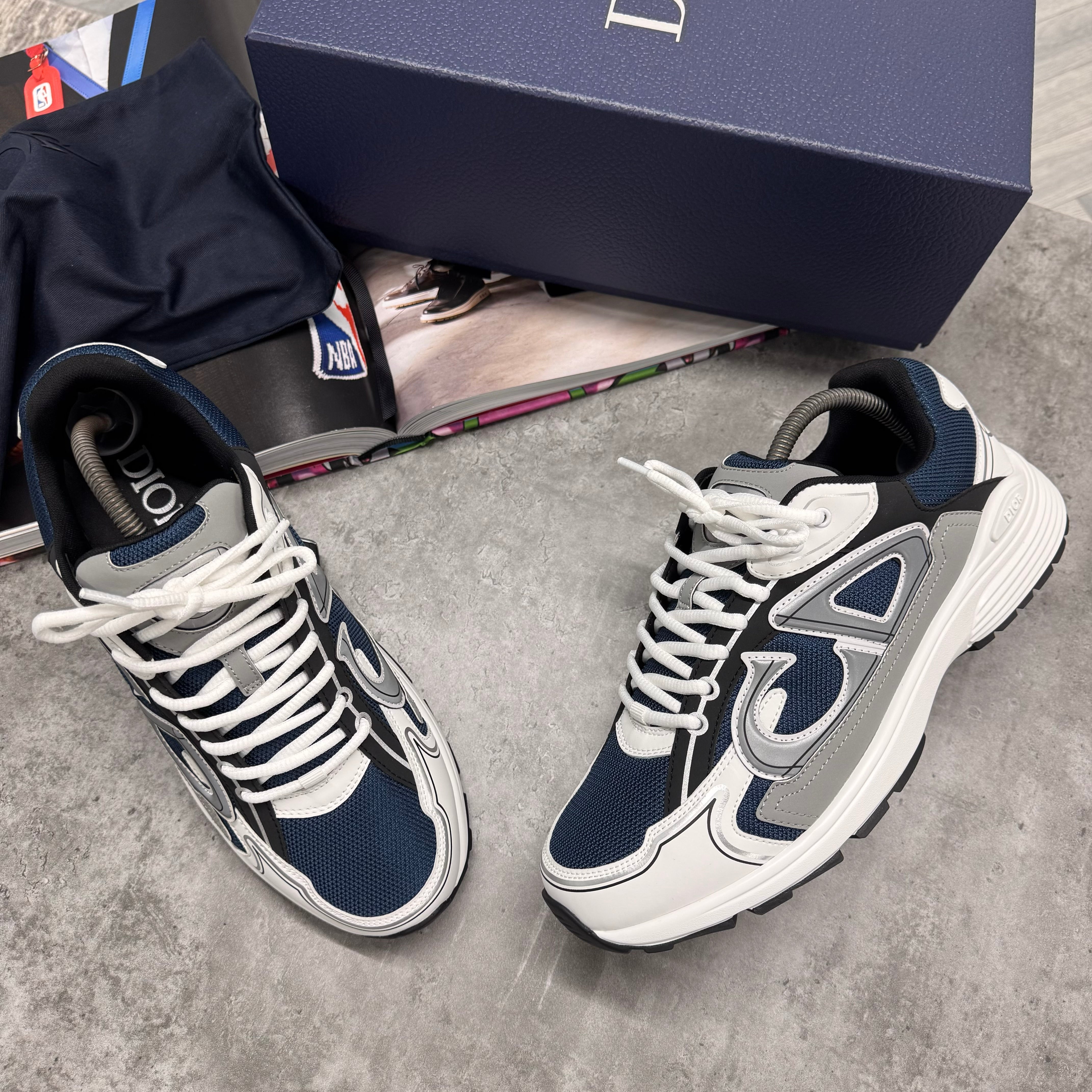 (PRE ORDER) B30 TRAINERS - WHITE / NAVY