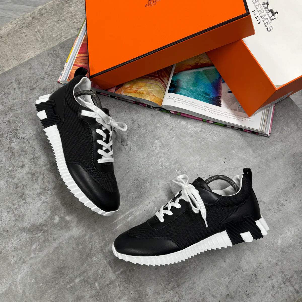 (PRE ORDER) H TRAINER - BLACK / WHITE