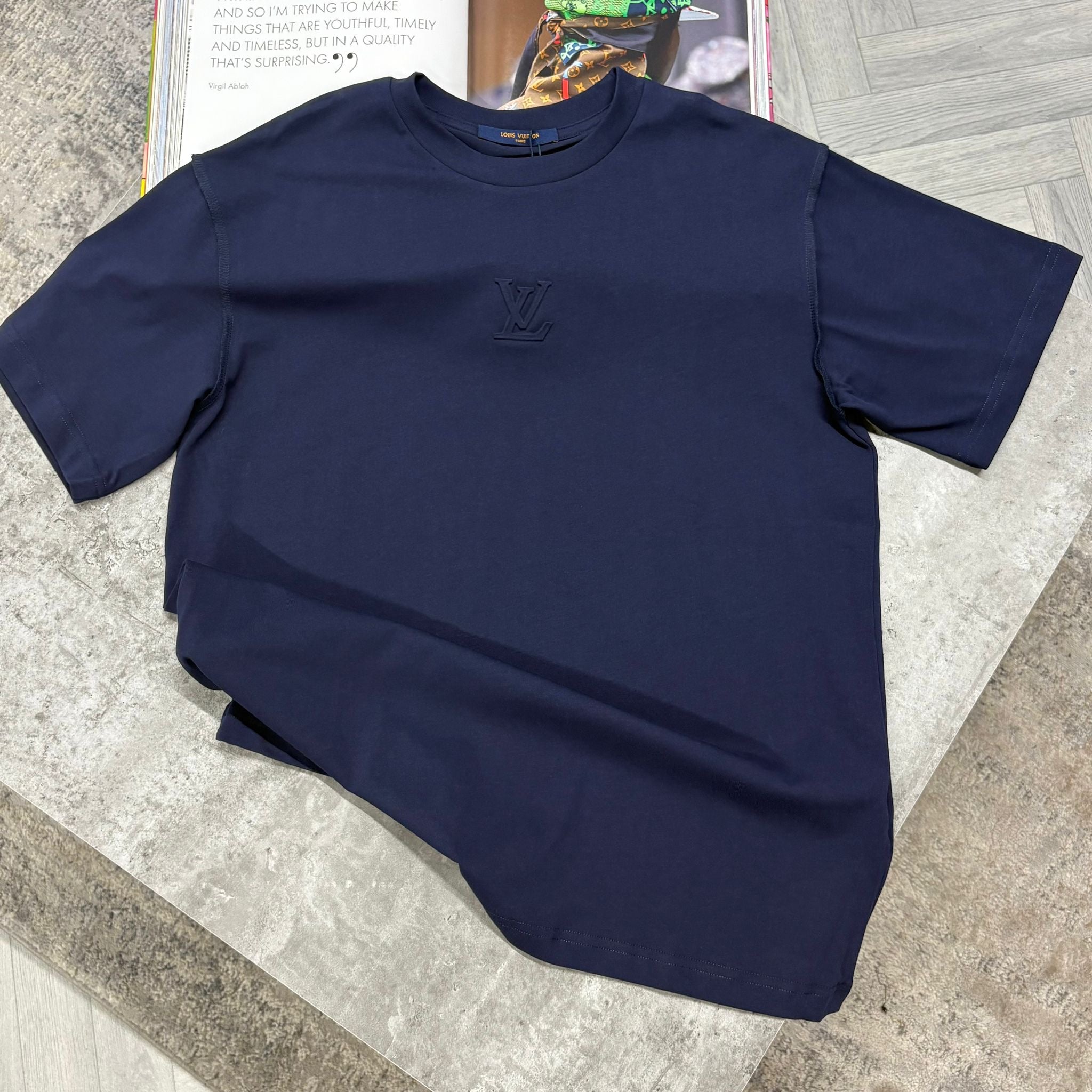 LVE CENTRE LOGO T SHIRT  -NAVY