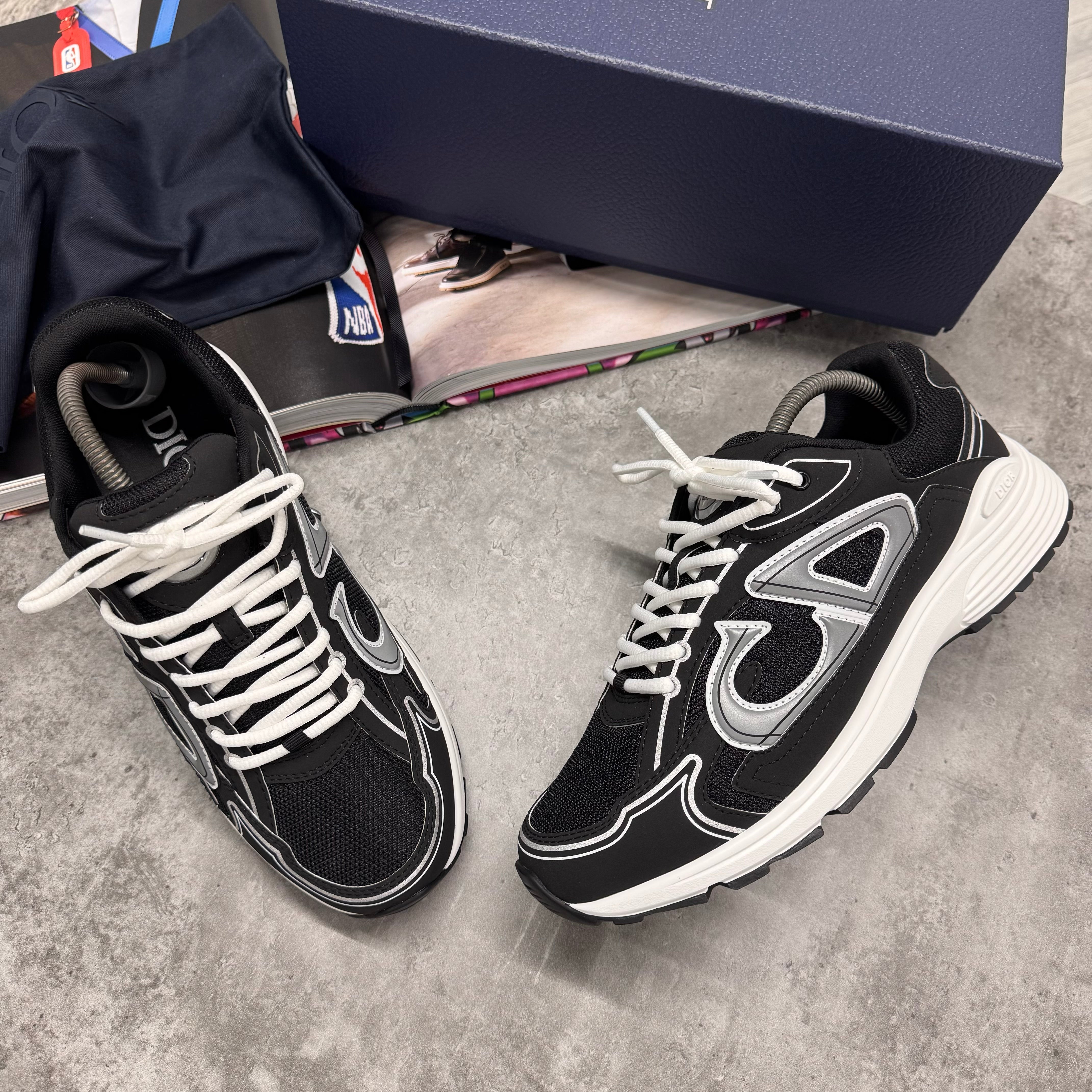 (PRE ORDER) B30 TRAINERS - BLACK / WHITE