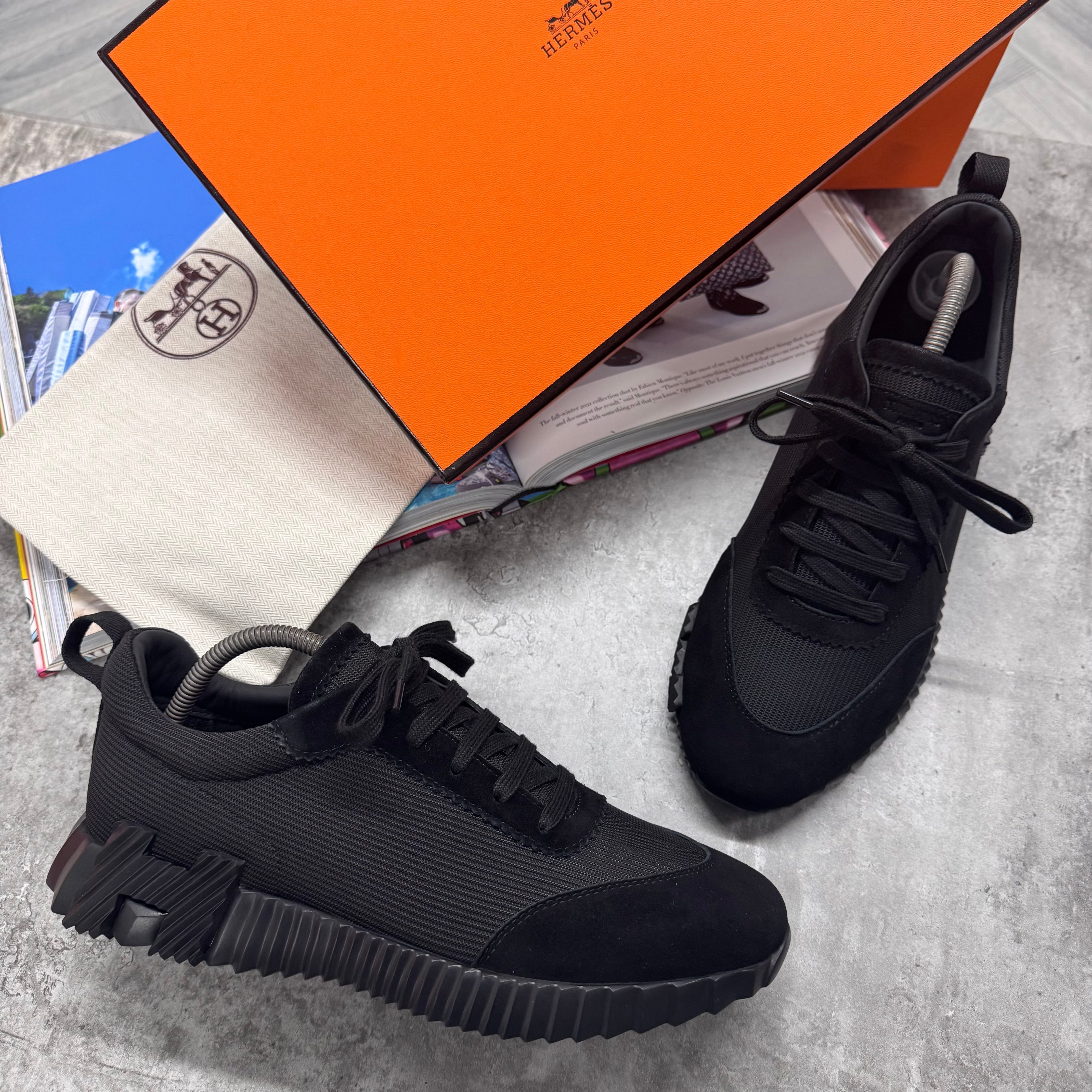 (PRE ORDER) HMES BOUNCING TRAINERS - BLACK