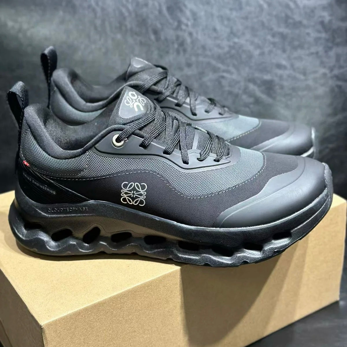 (PRE ORDER) LWE X ON TRAINERS - BLACK