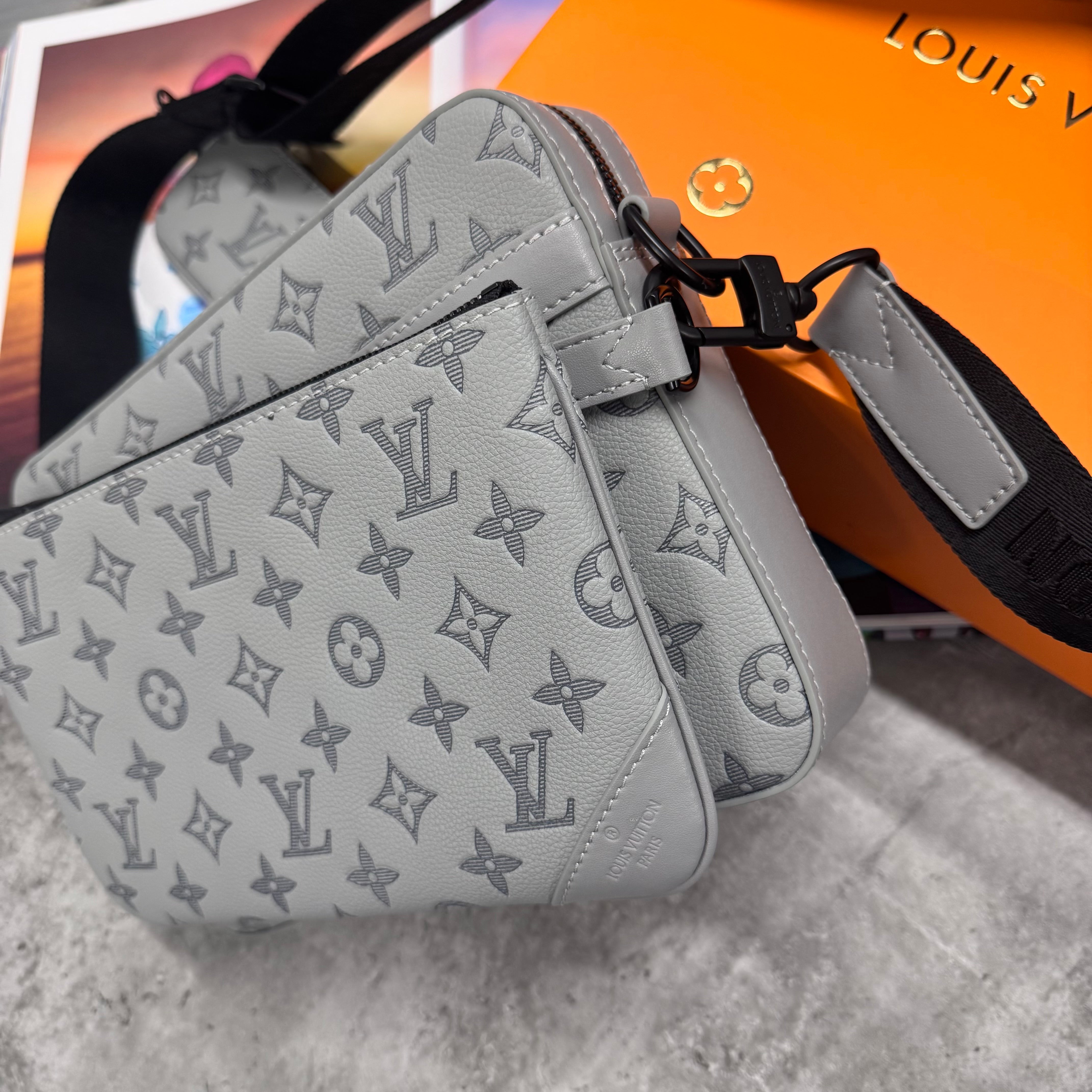 (PRE ORDER) LVE TRIO BAG - GREY