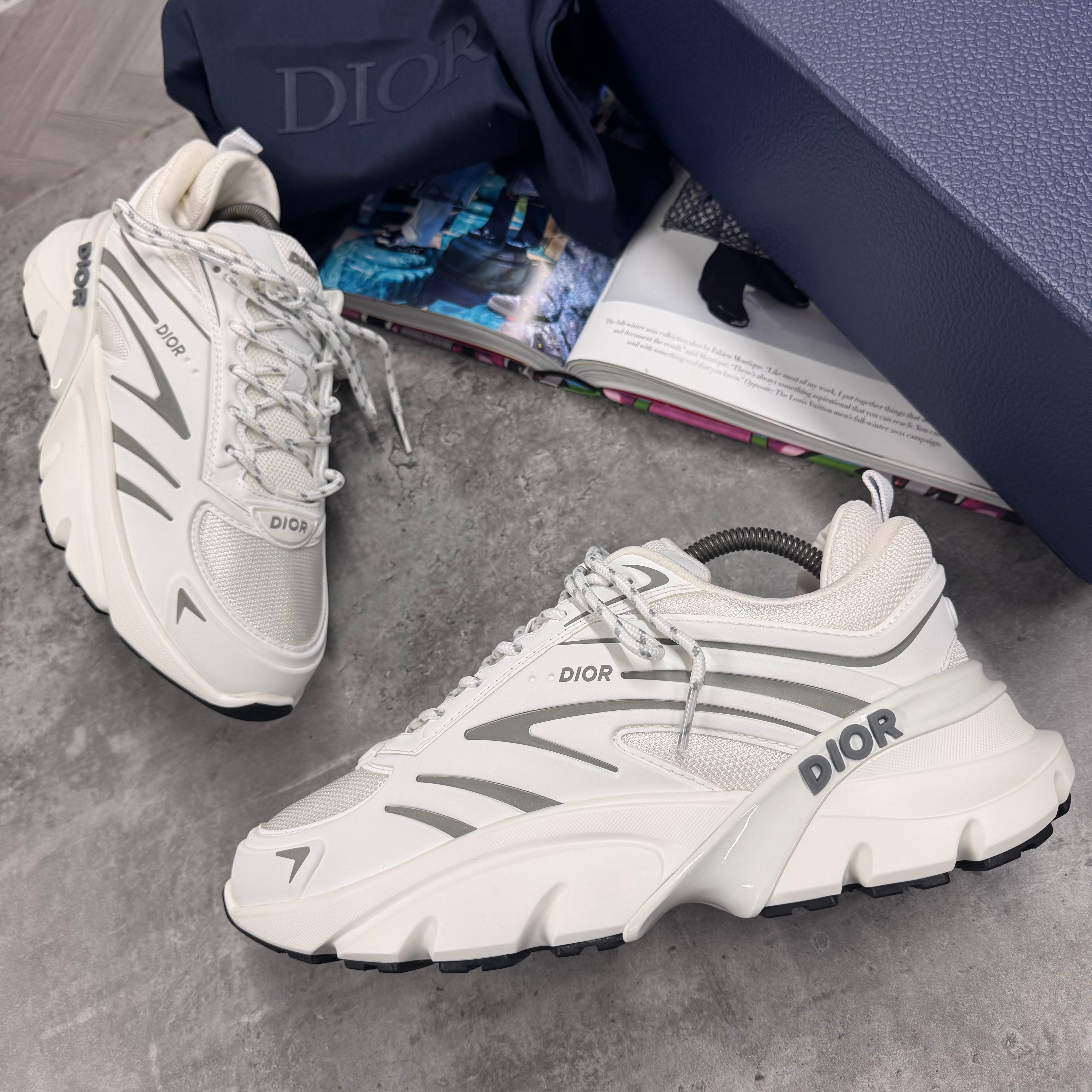 B44 TRAINER - WHITE (pre order )
