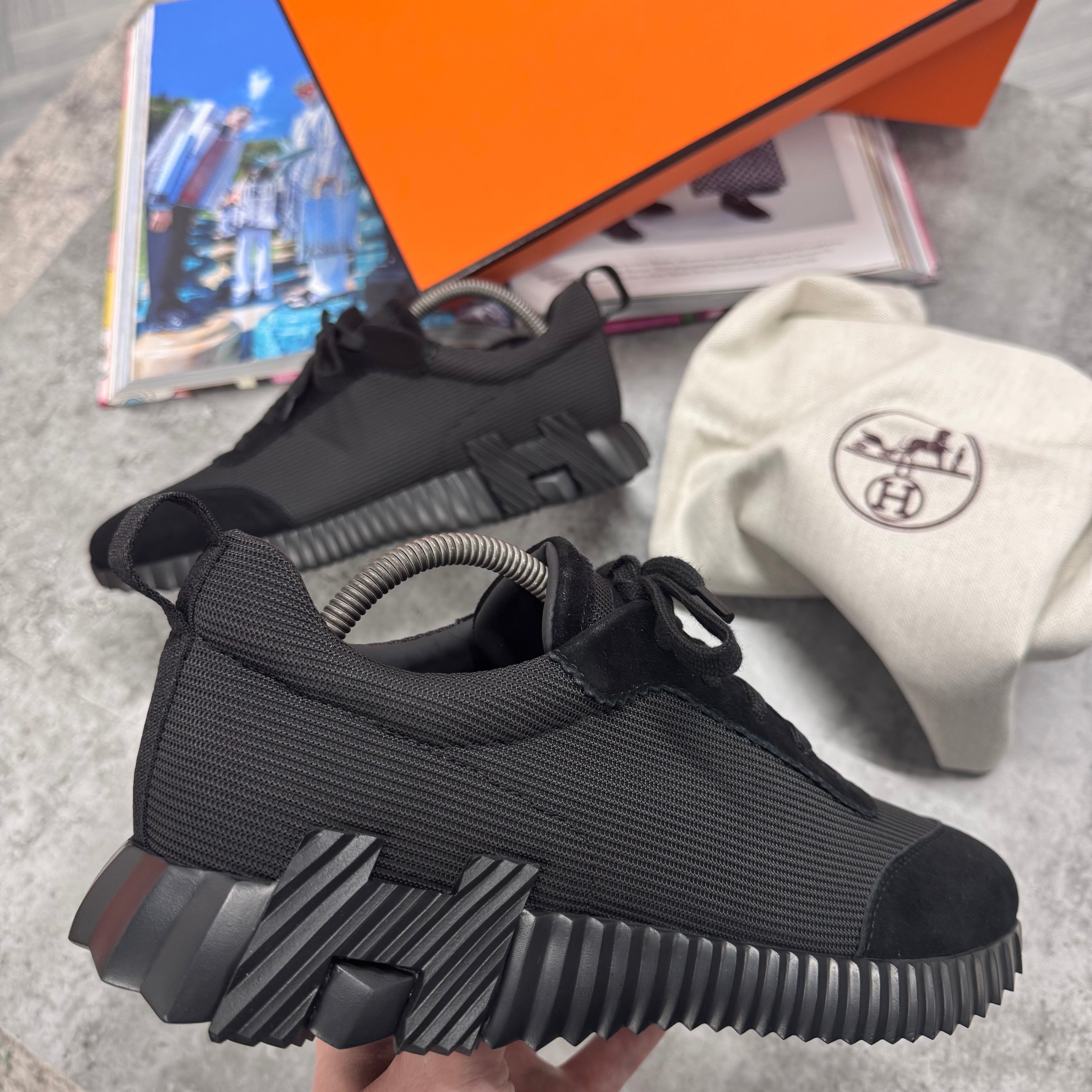 HMES BOUNCING TRAINER - BLACK