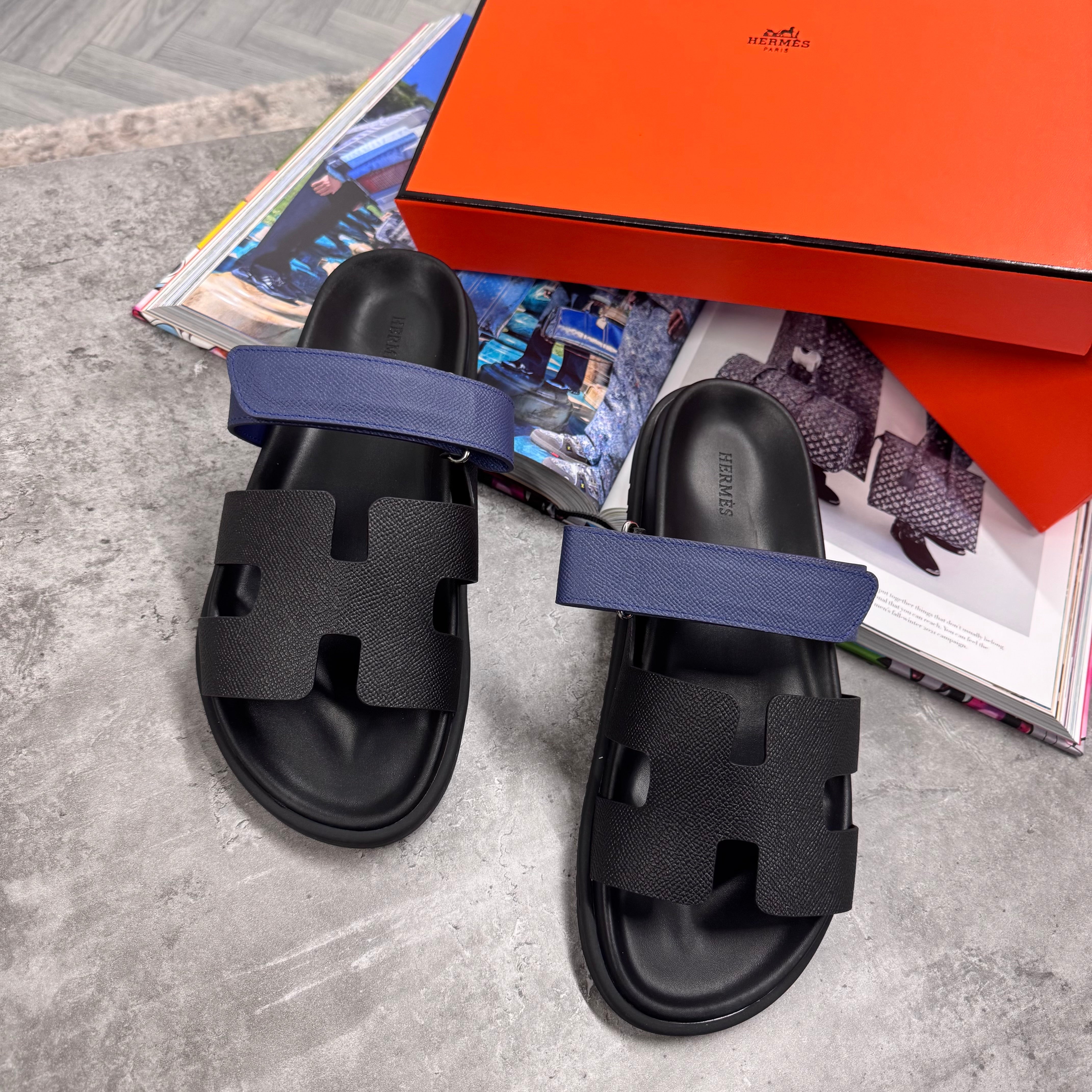 (PRE ORDER) HMES STRAP SLIDES - BLACK / NAVY