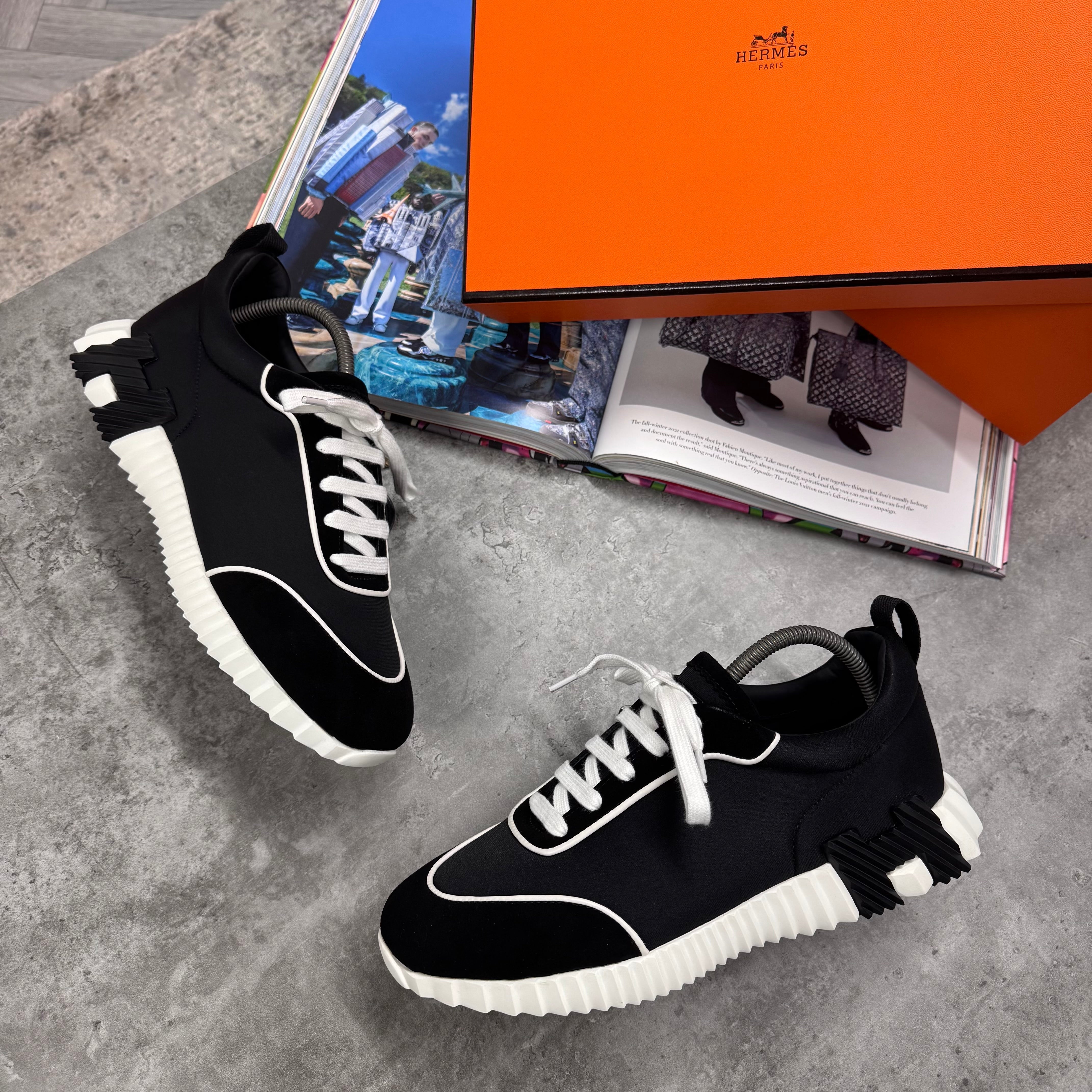 HMES TRAINER - BLACK / WHITE