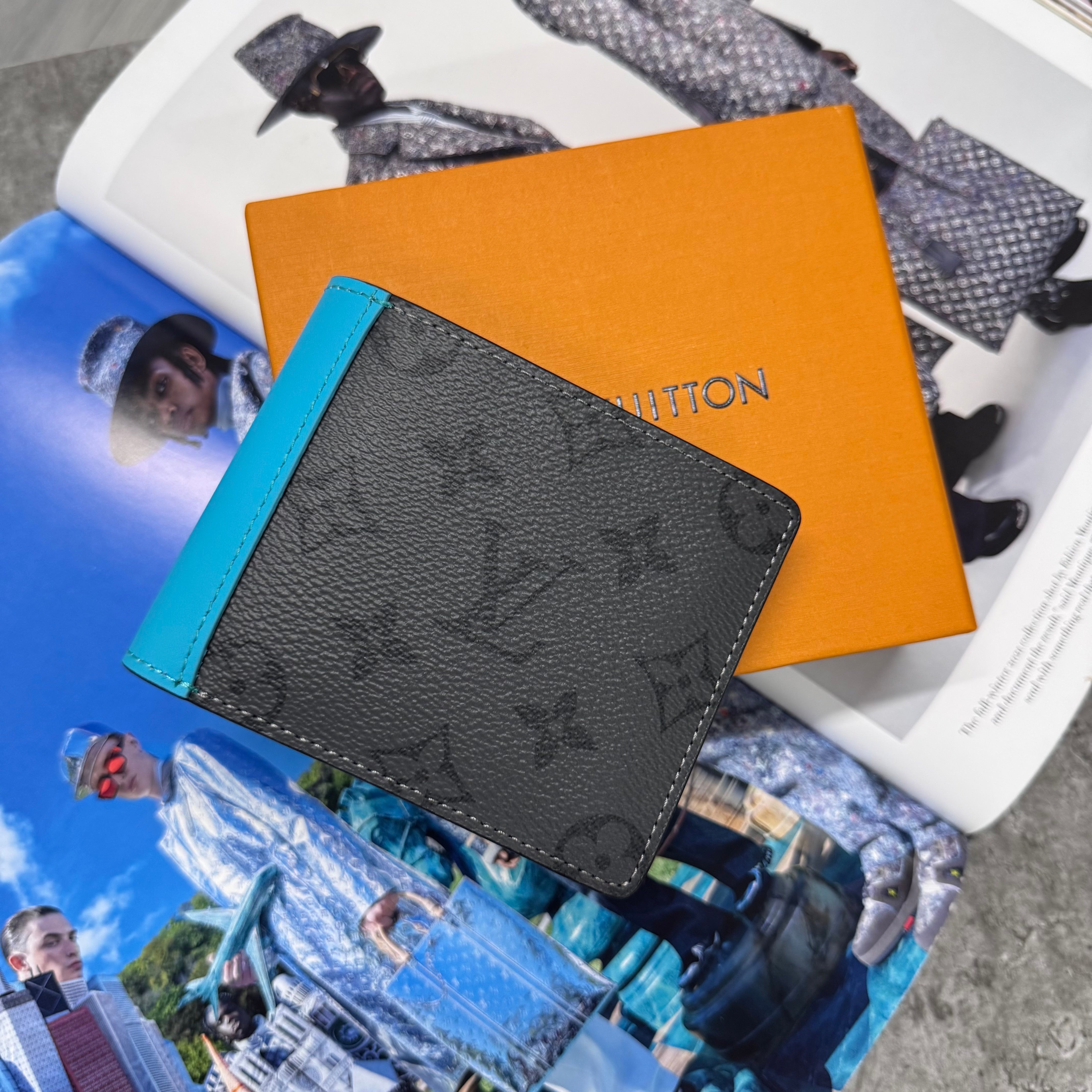 LVE MONOGRAM WALLET - GREY / AQUA