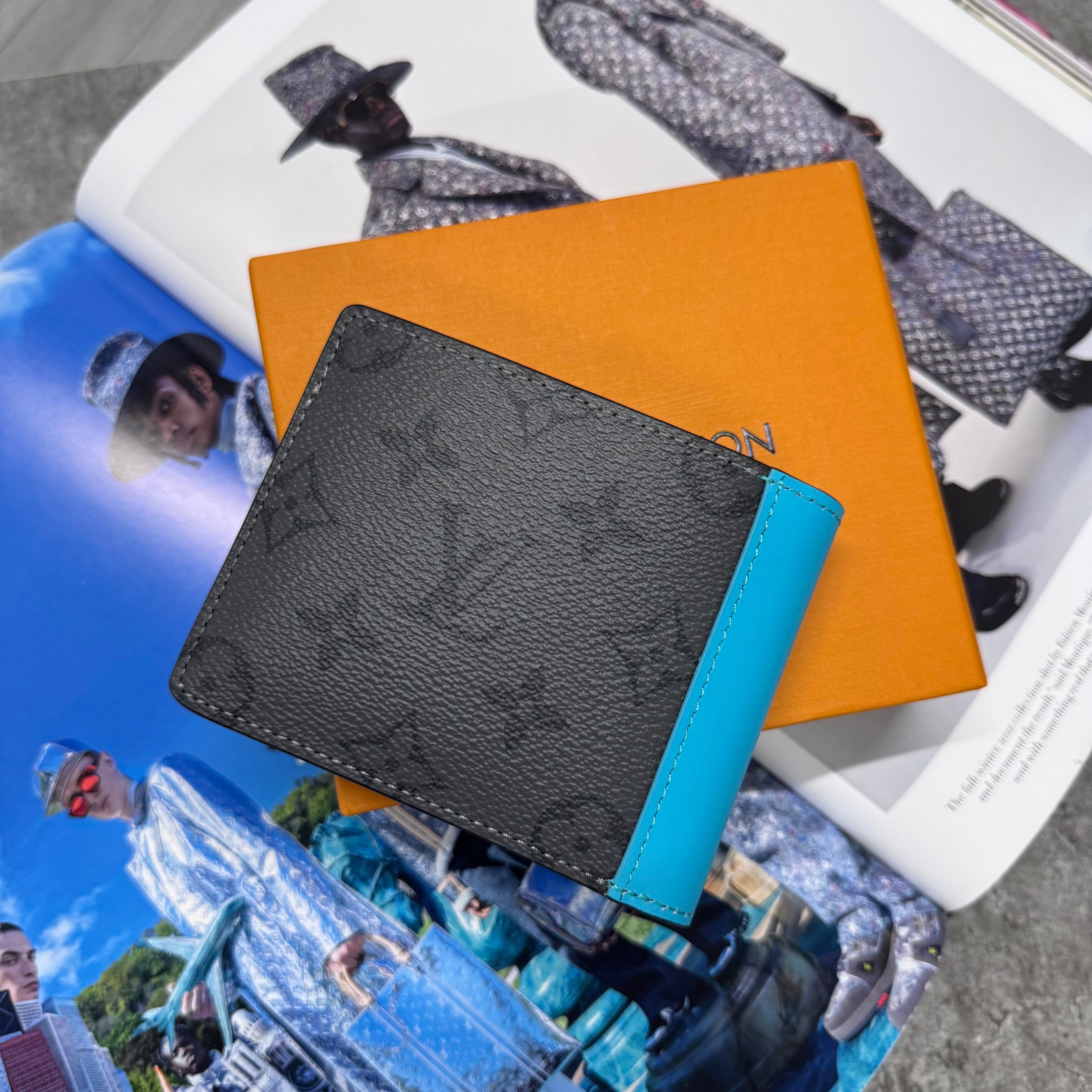 LVE MONOGRAM WALLET - GREY / AQUA