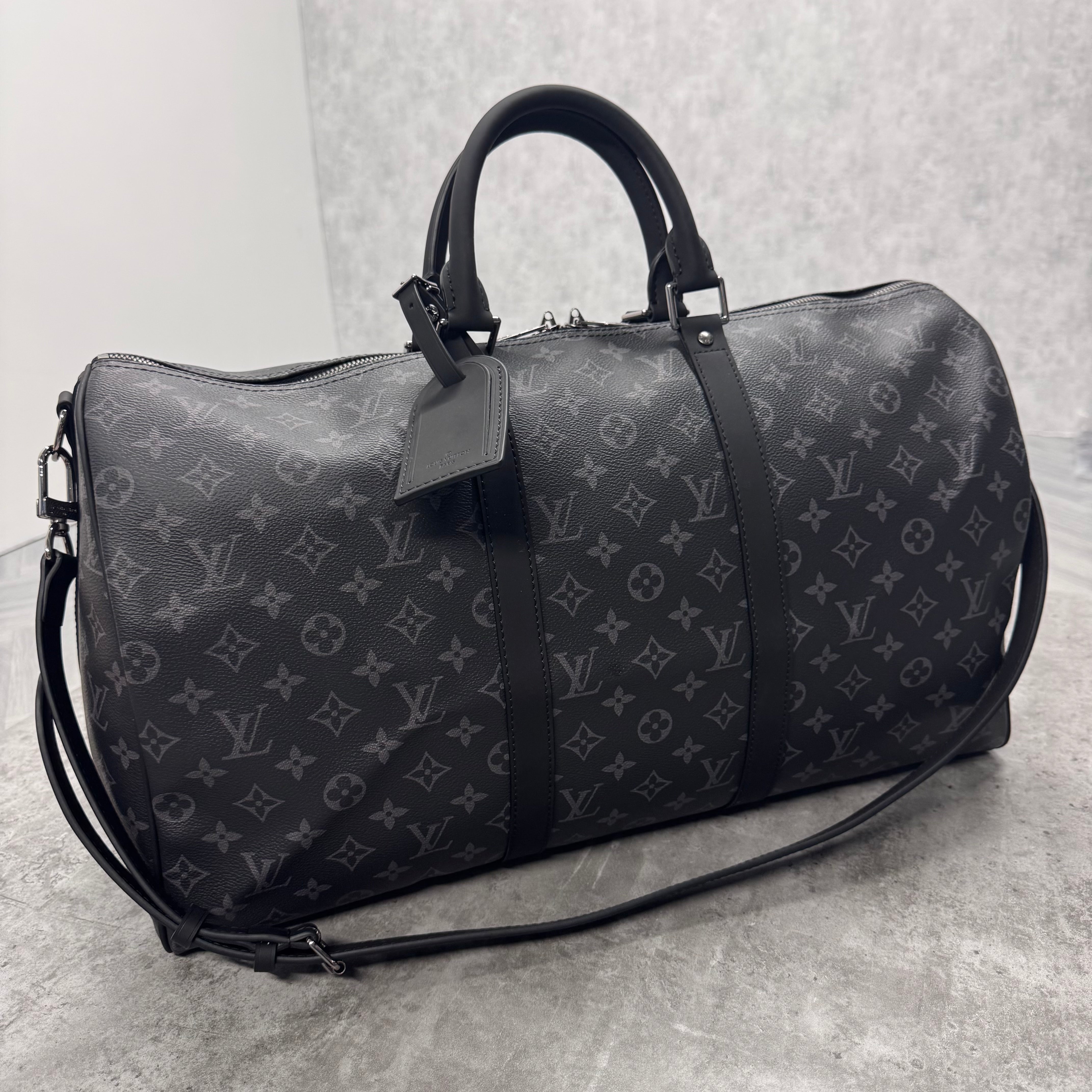 LVE DUFFEL BAG (50) - BLACK