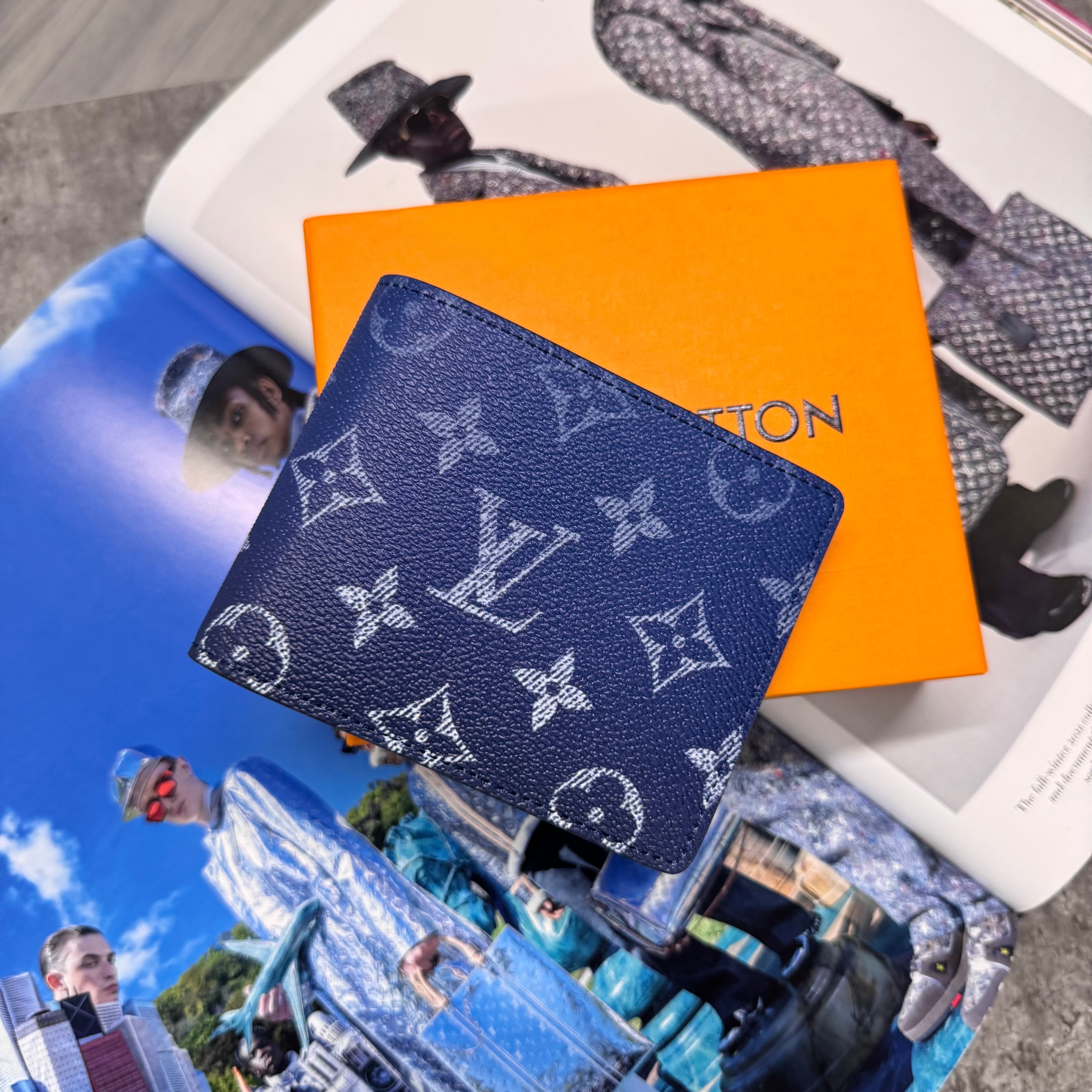 LVE MONOGRAM WALLET - BLUE FADE