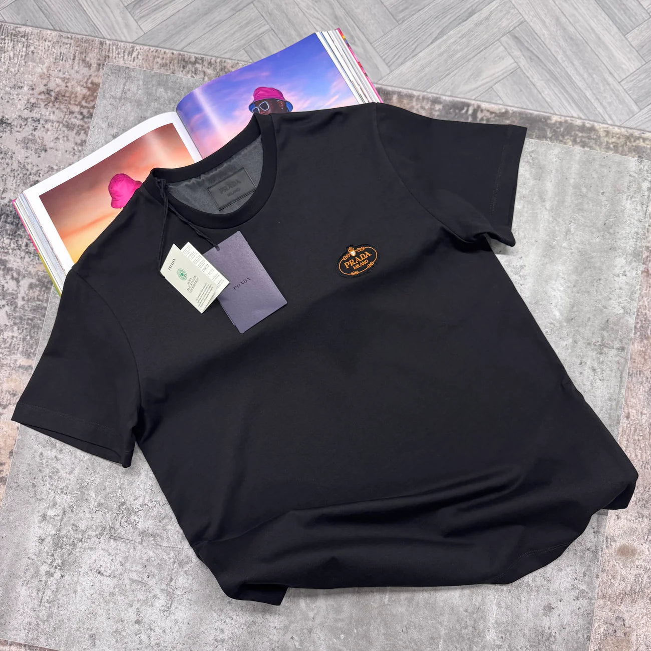 PDA BADGE T SHIRT - BLACK