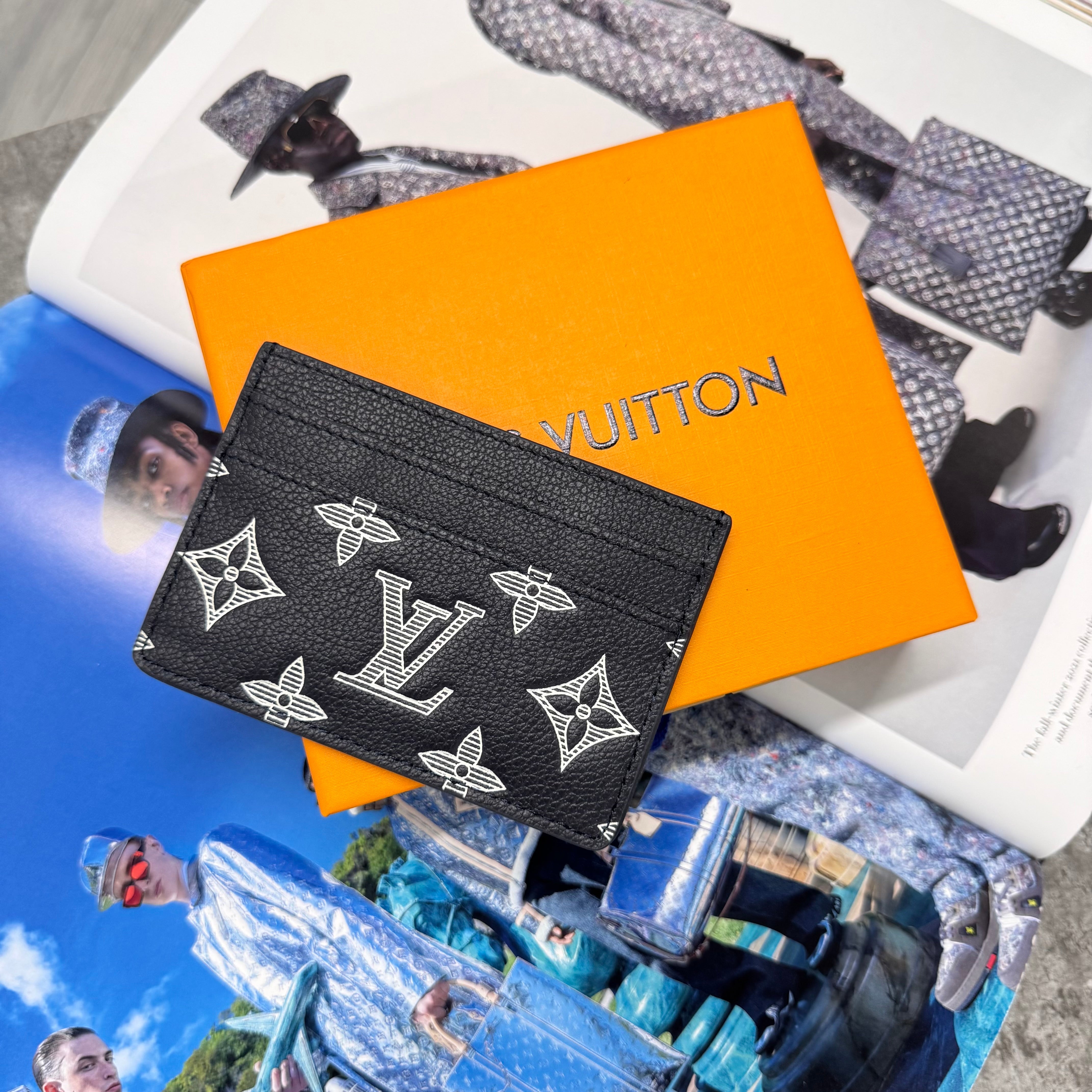 LVE MONOGRAM CARDHOLDER - NAVY / WHITE