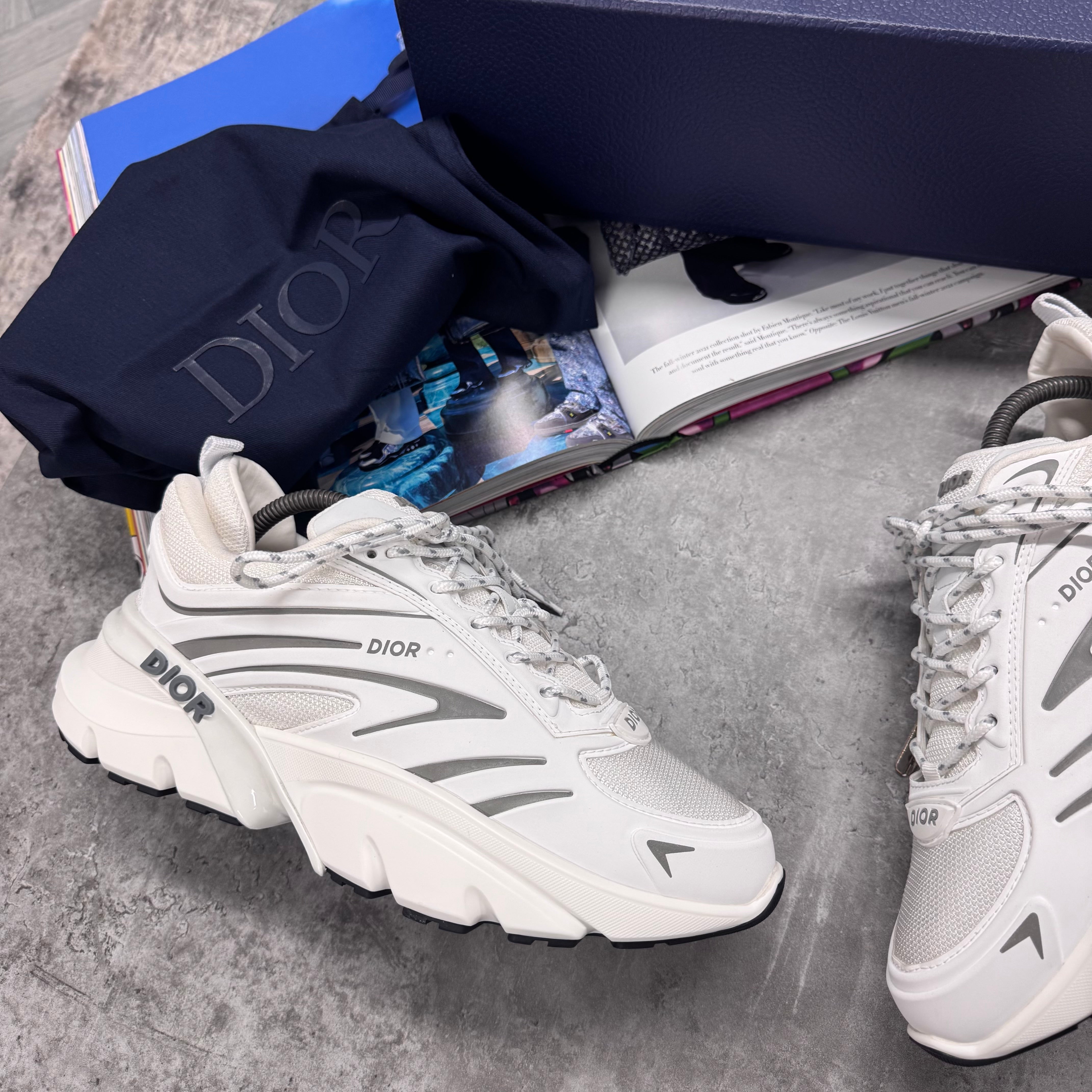 B44 TRAINER - WHITE (pre order )