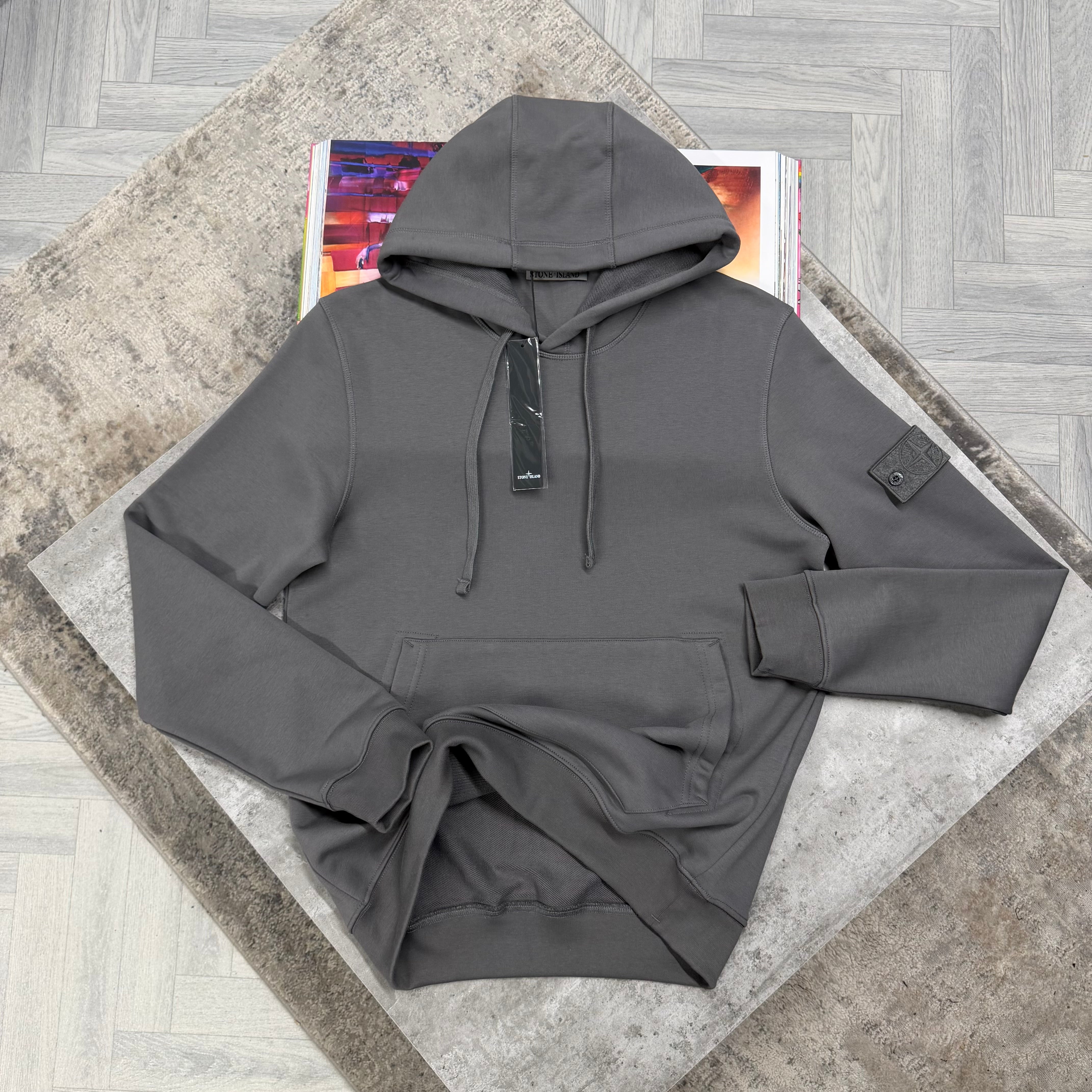 SI GHOST BADGE HOODIE - CHARCOAL