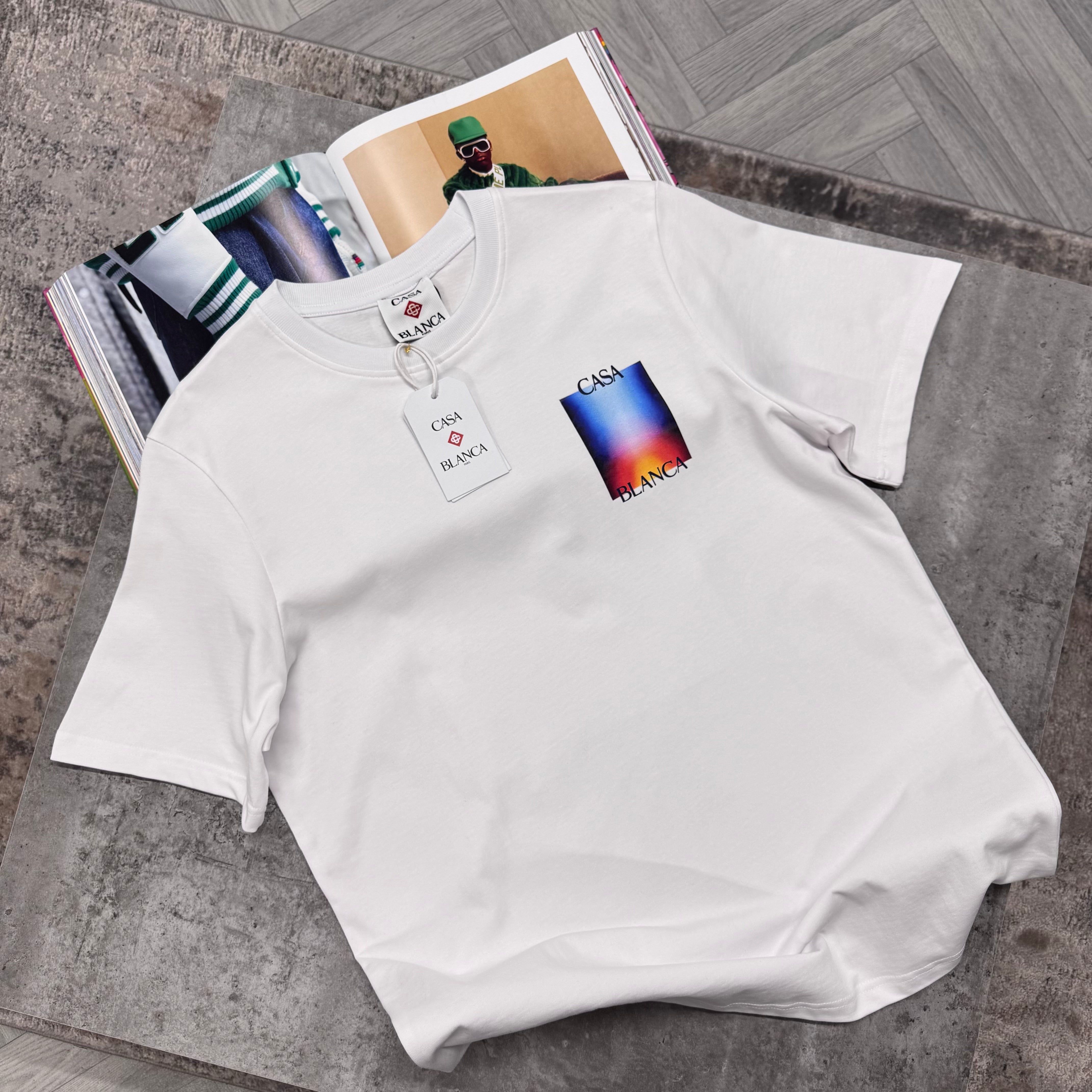 CB GRADIENT T SHIRT - WHITE