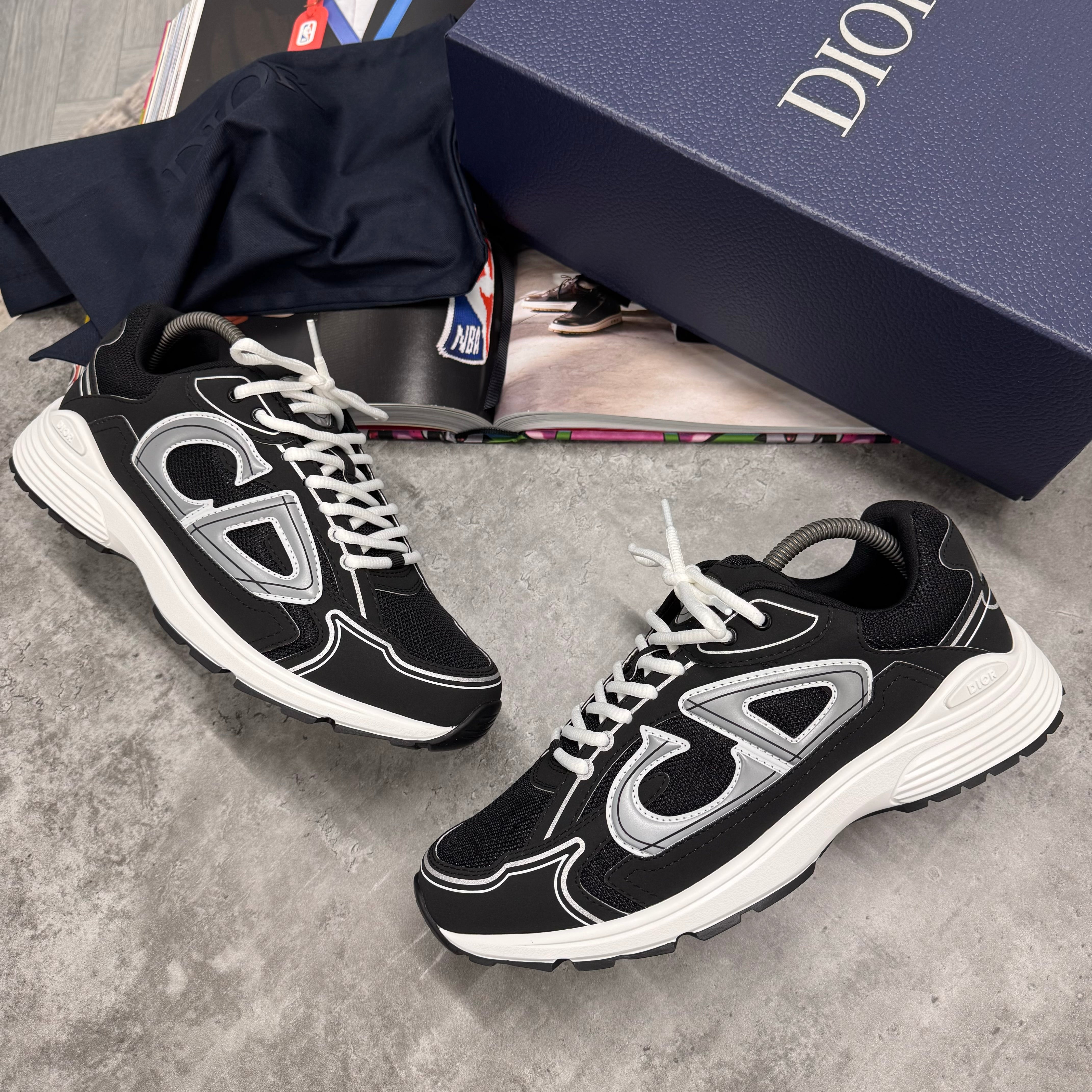 (PRE ORDER) B30 TRAINERS - BLACK / WHITE