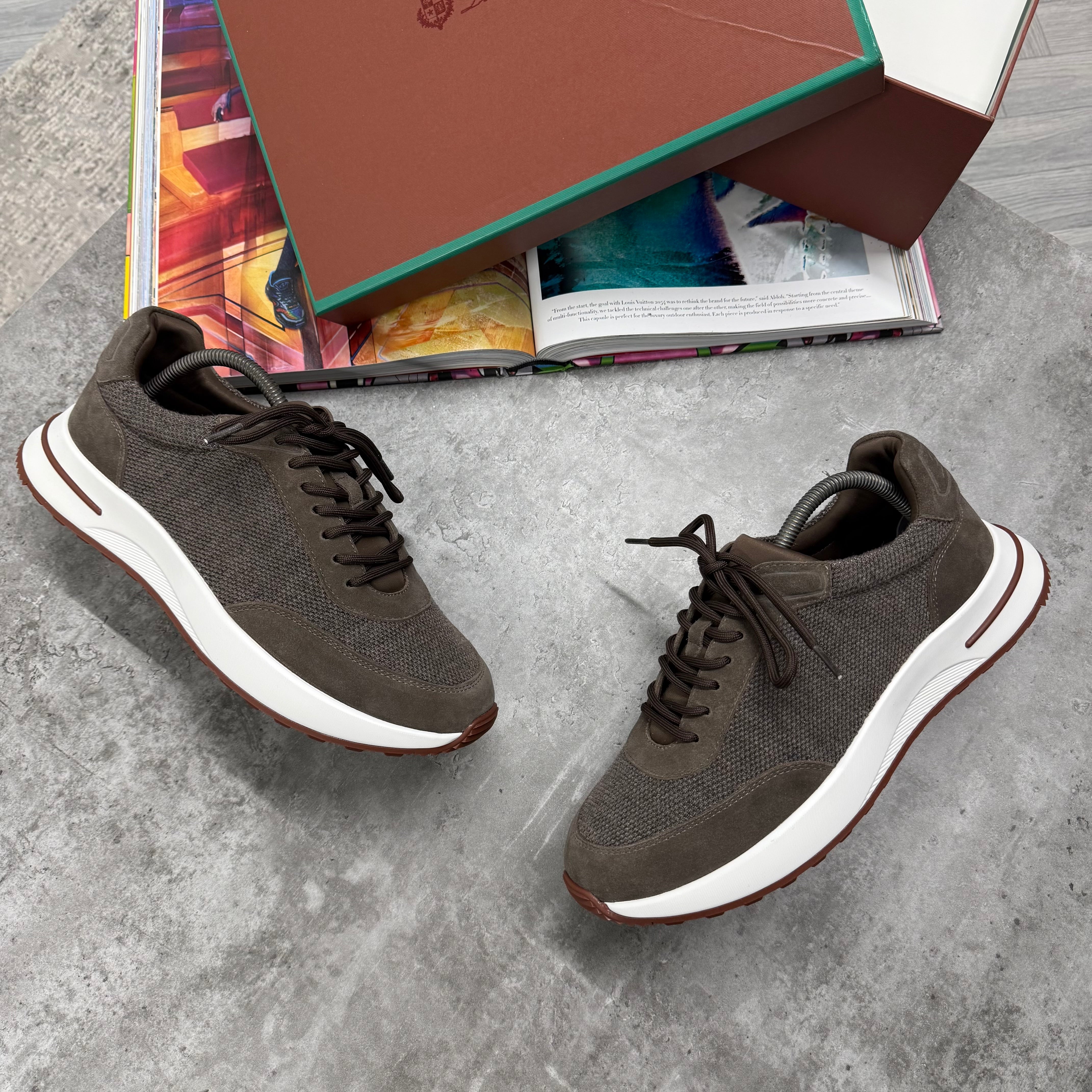 LORO SUEDE RUNNER TRAINER - KHAKI