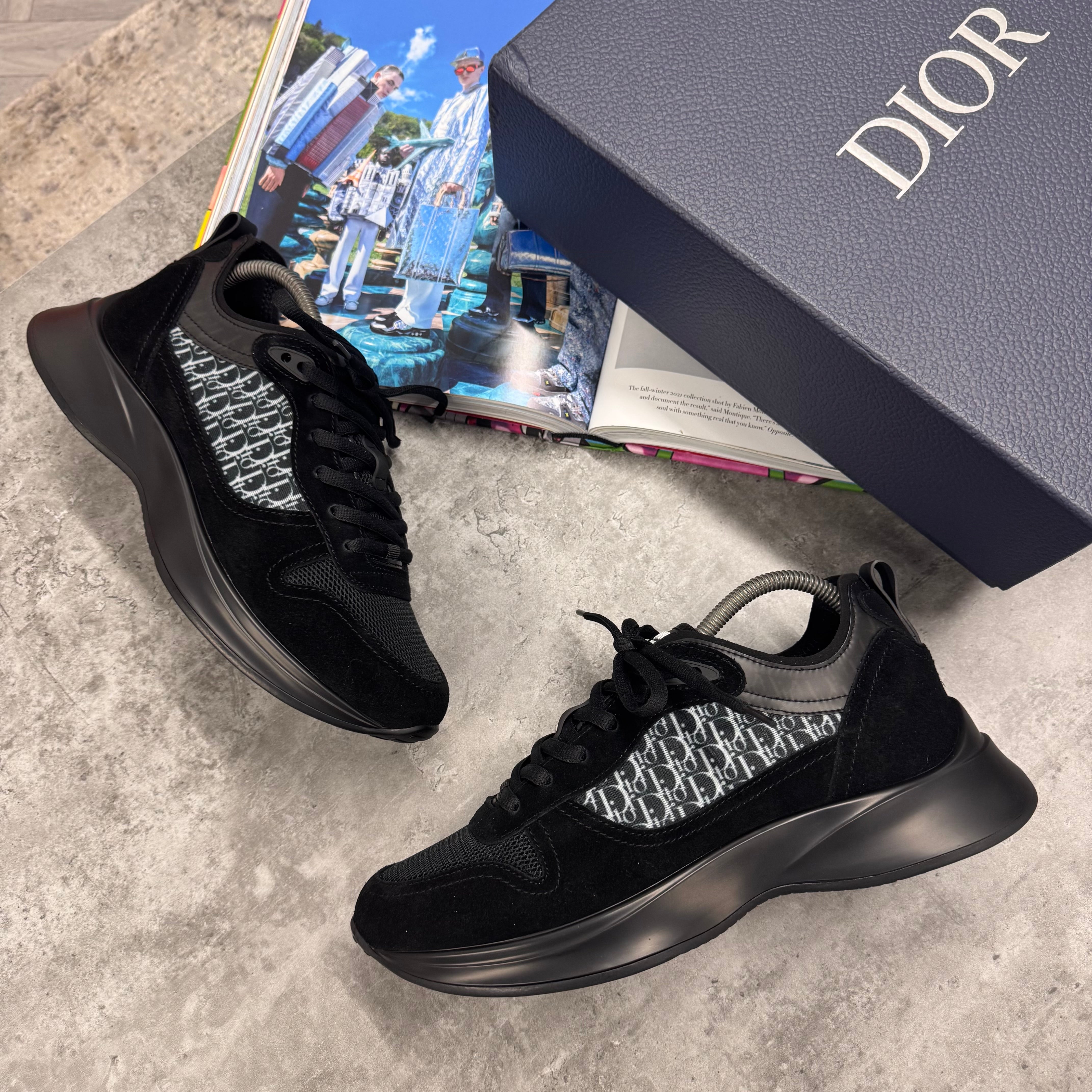 B25 TRAINER - BLACK
