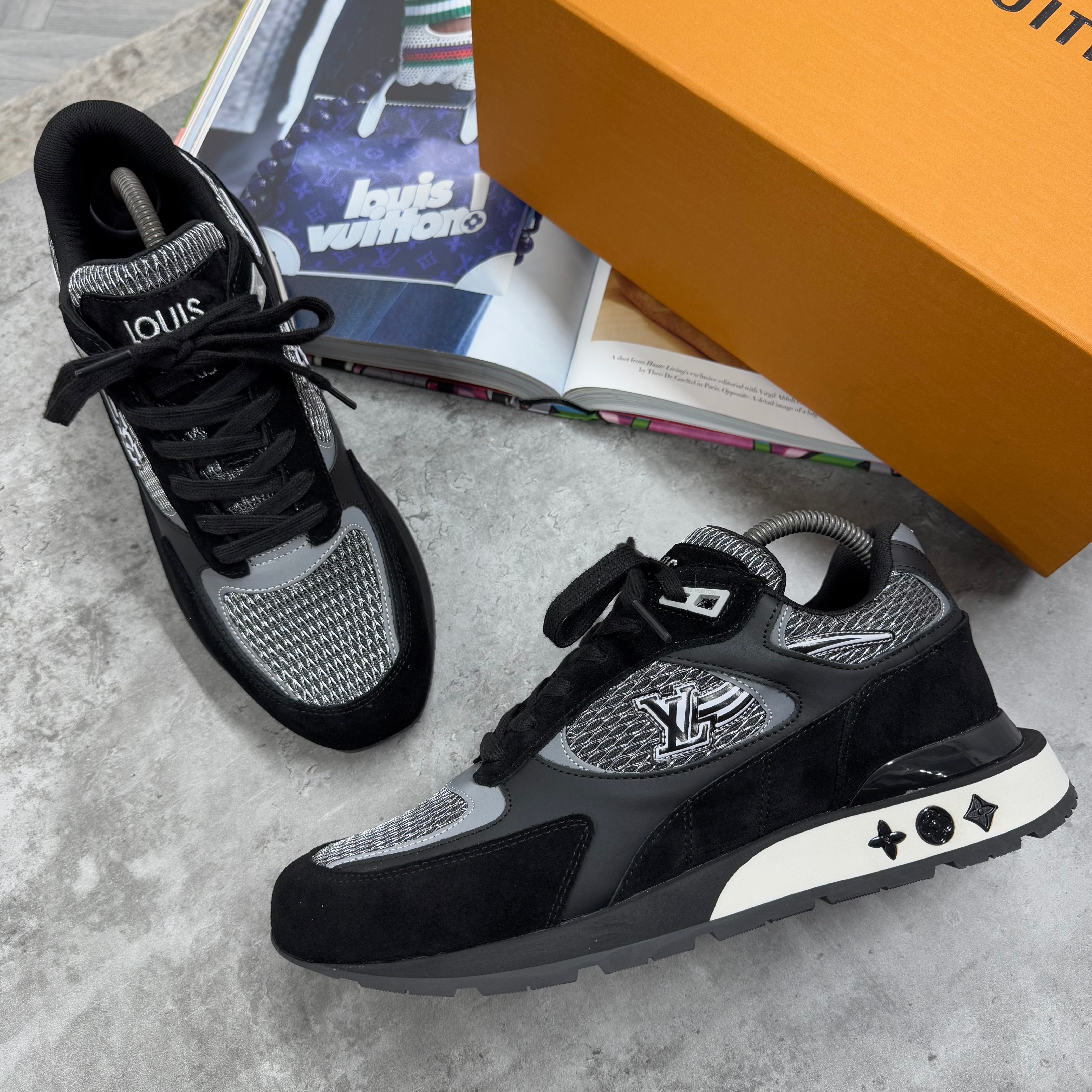 (PRE ORDER) LVE RUNAWAY TRAINERS - BLACK