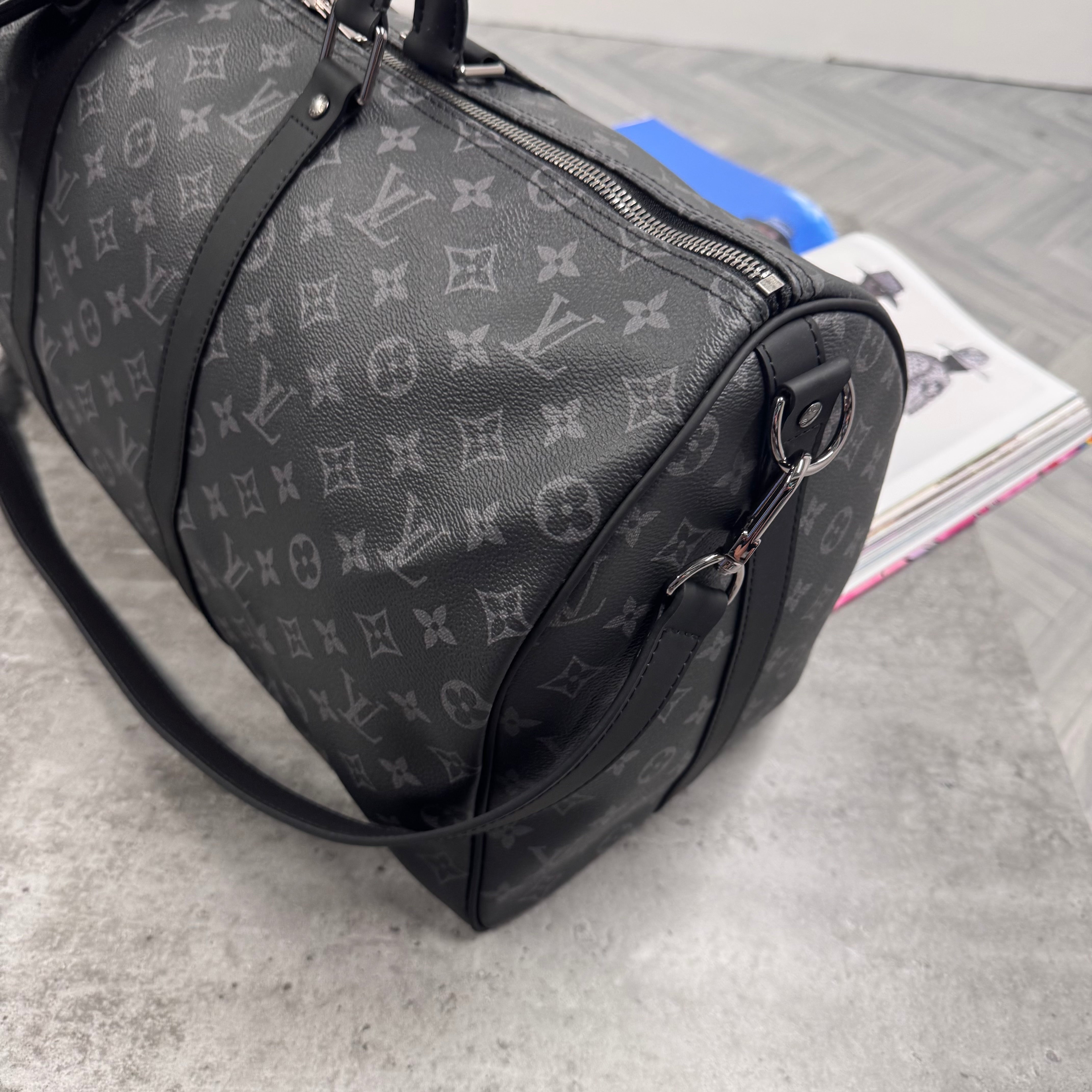 LVE DUFFEL BAG (50) - BLACK