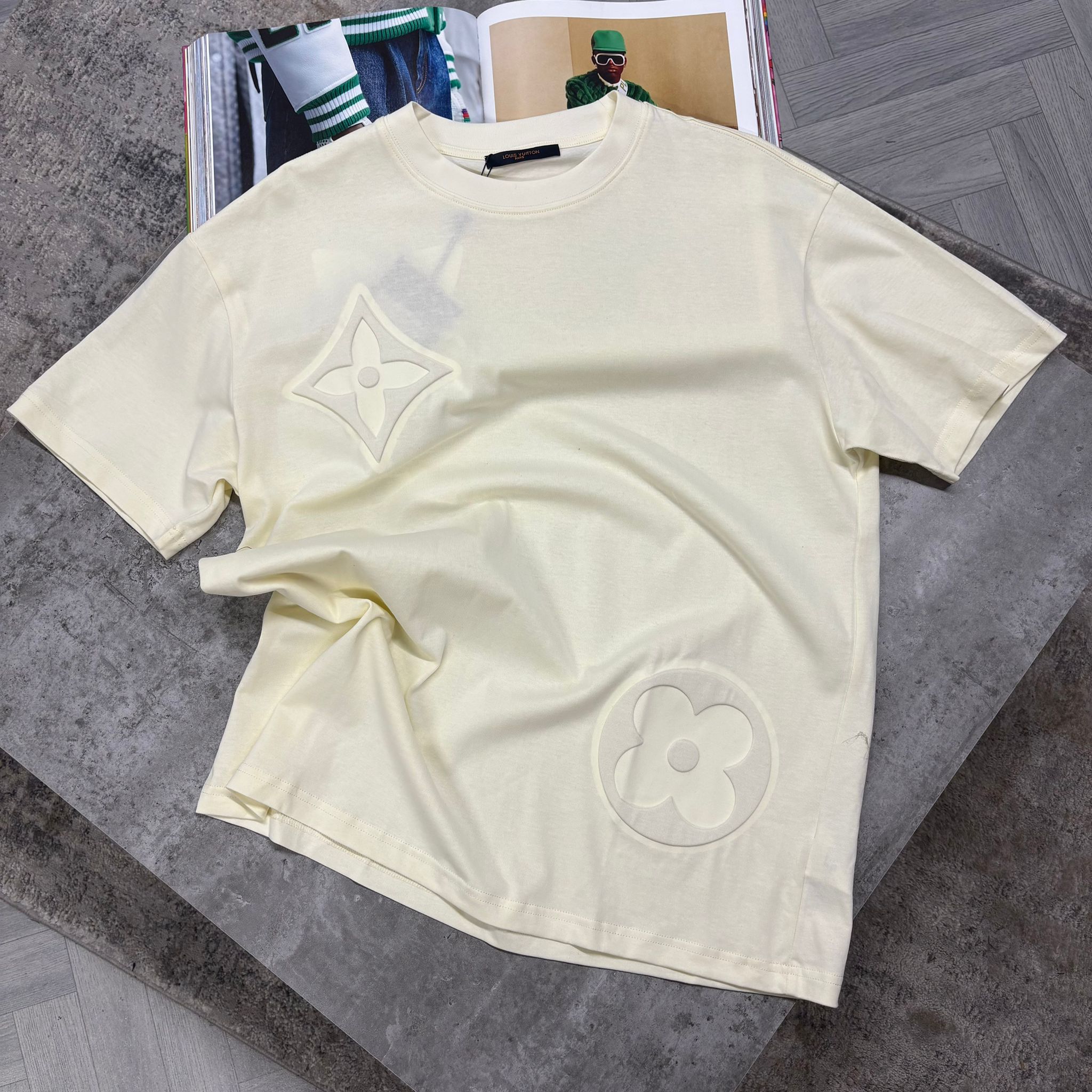 LVE BIG MONO LOGO T SHIRT - CREAM ( pre order )