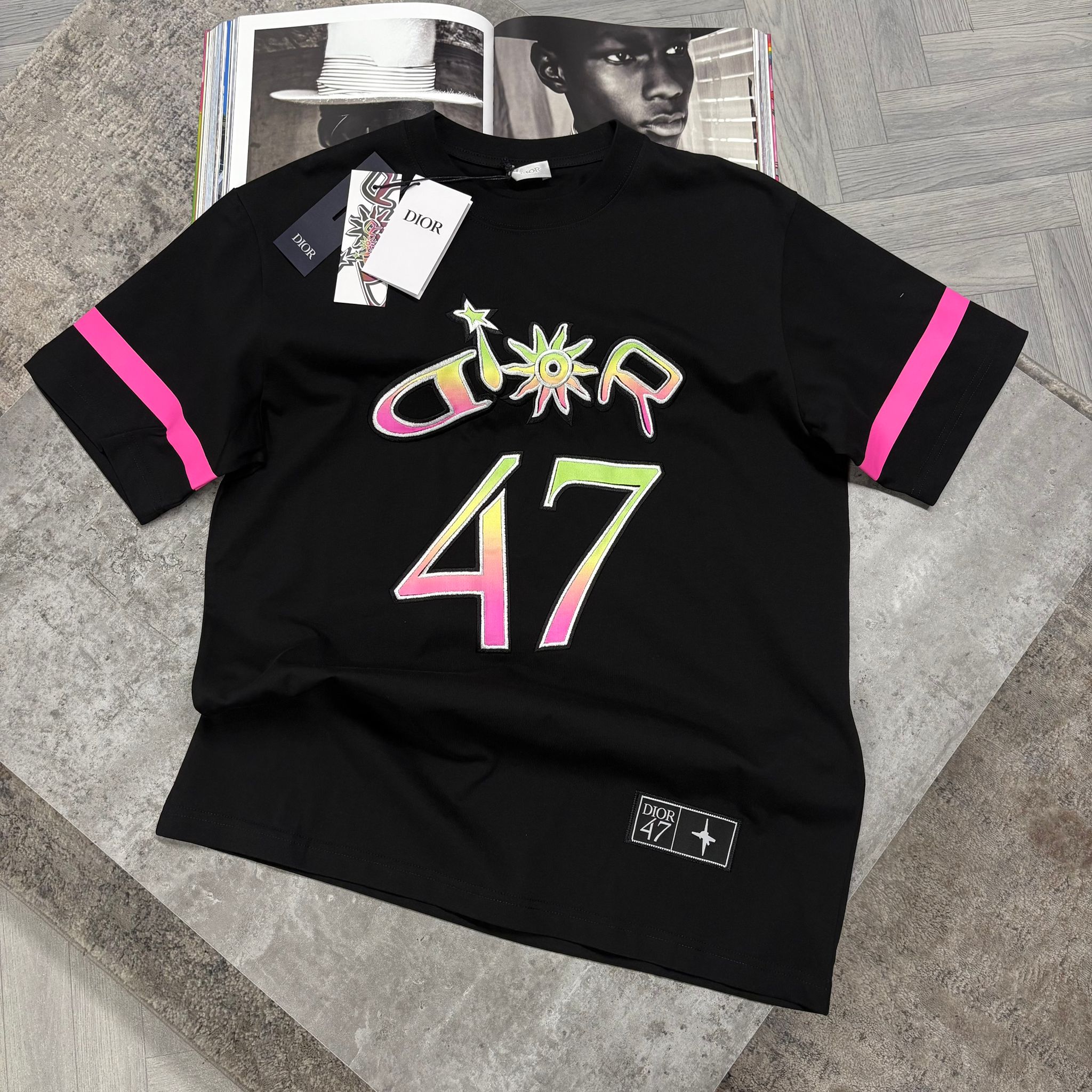 CD AND LEWIS HAMILTON T-Shirt - BLACK/PINK