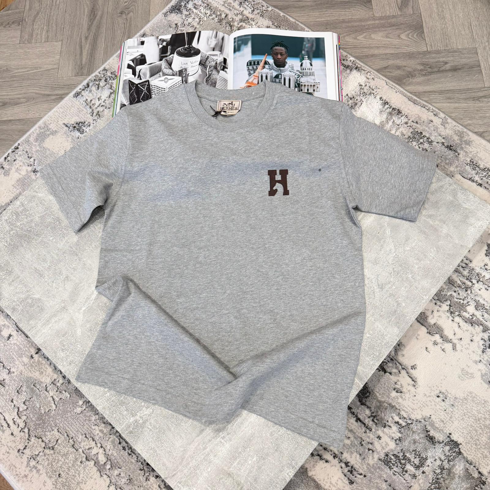 HMES H LOGO T-SHIRT - GREY