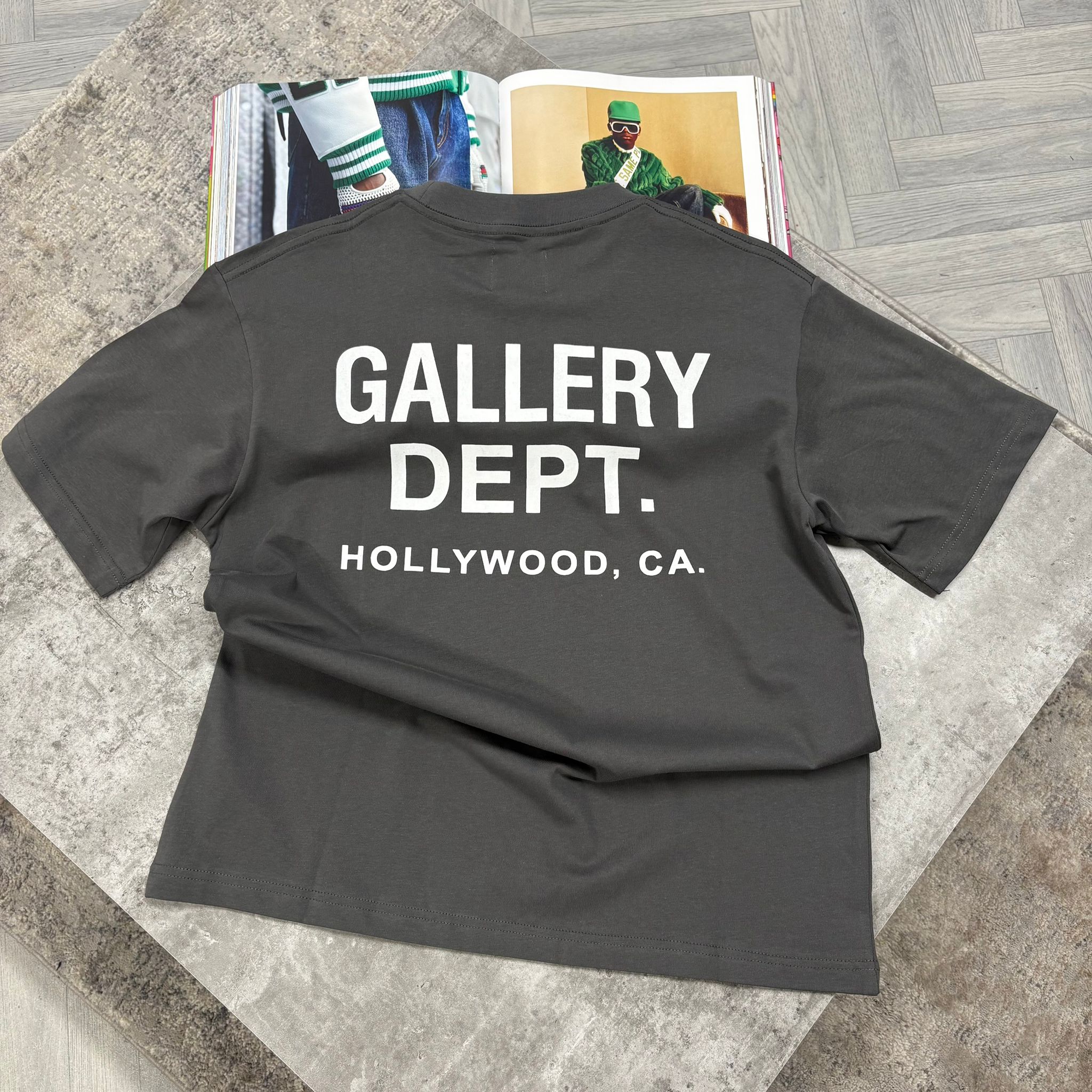 GALLERY D - T-Shirt - Grey ( pre order )