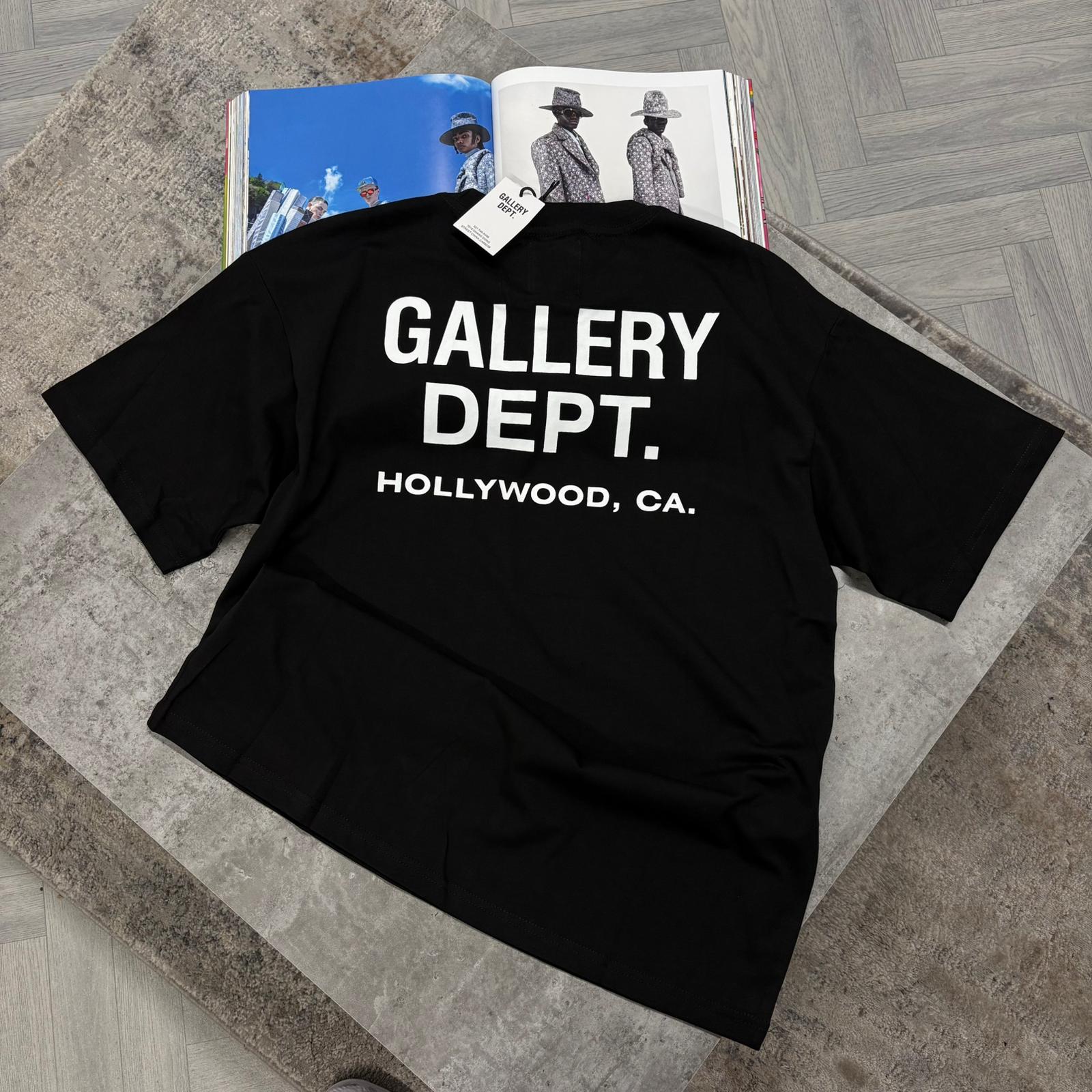 GALLERY D - T-Shirt - Black